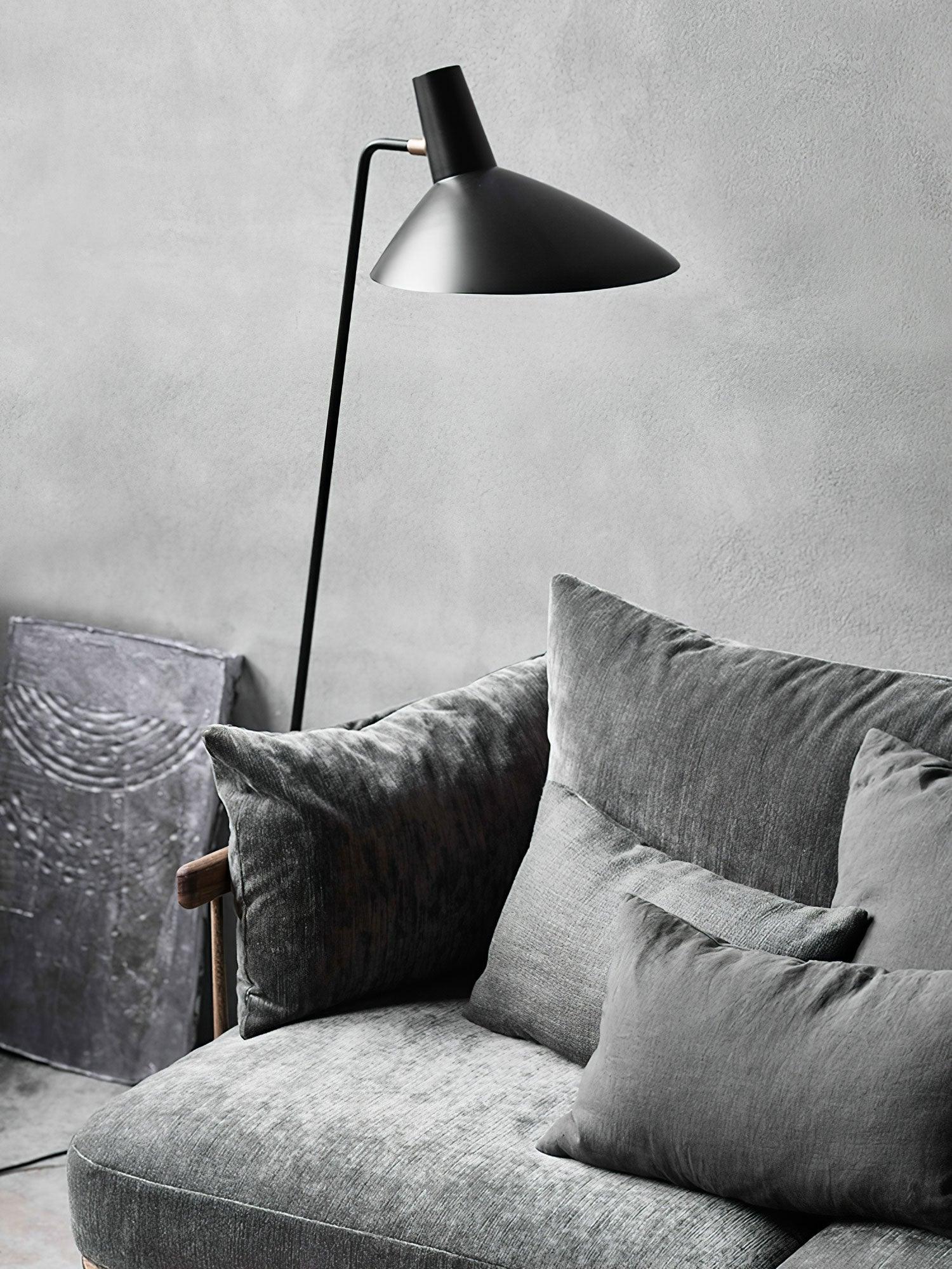 svelte-noir-floor-lamp-anzaz-Black-7