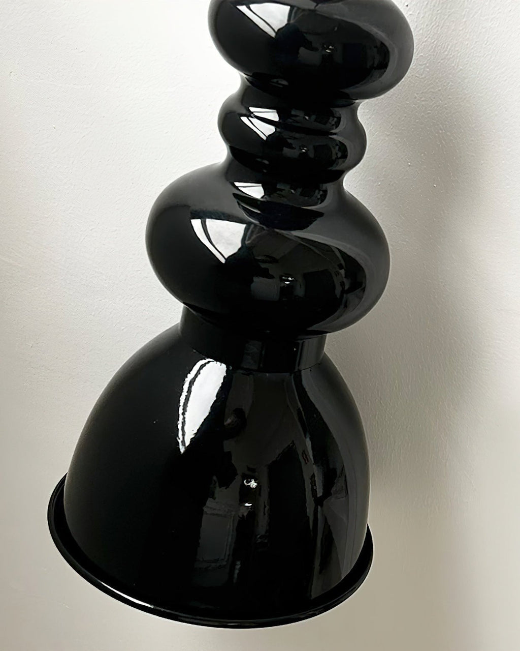 svelte-noir-pendant-light-anzaz--34