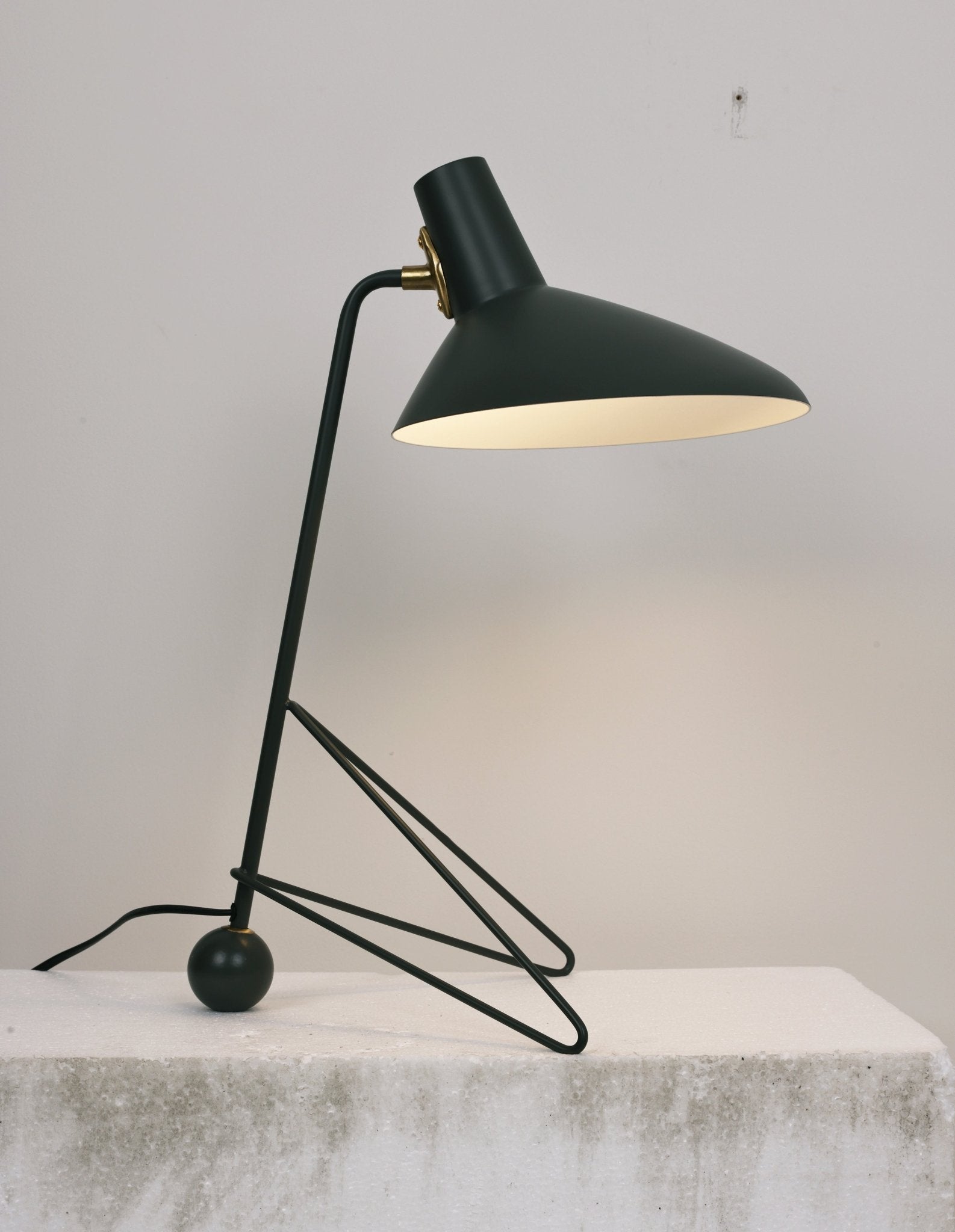 svelte-noir-table-lamp-anzaz--21