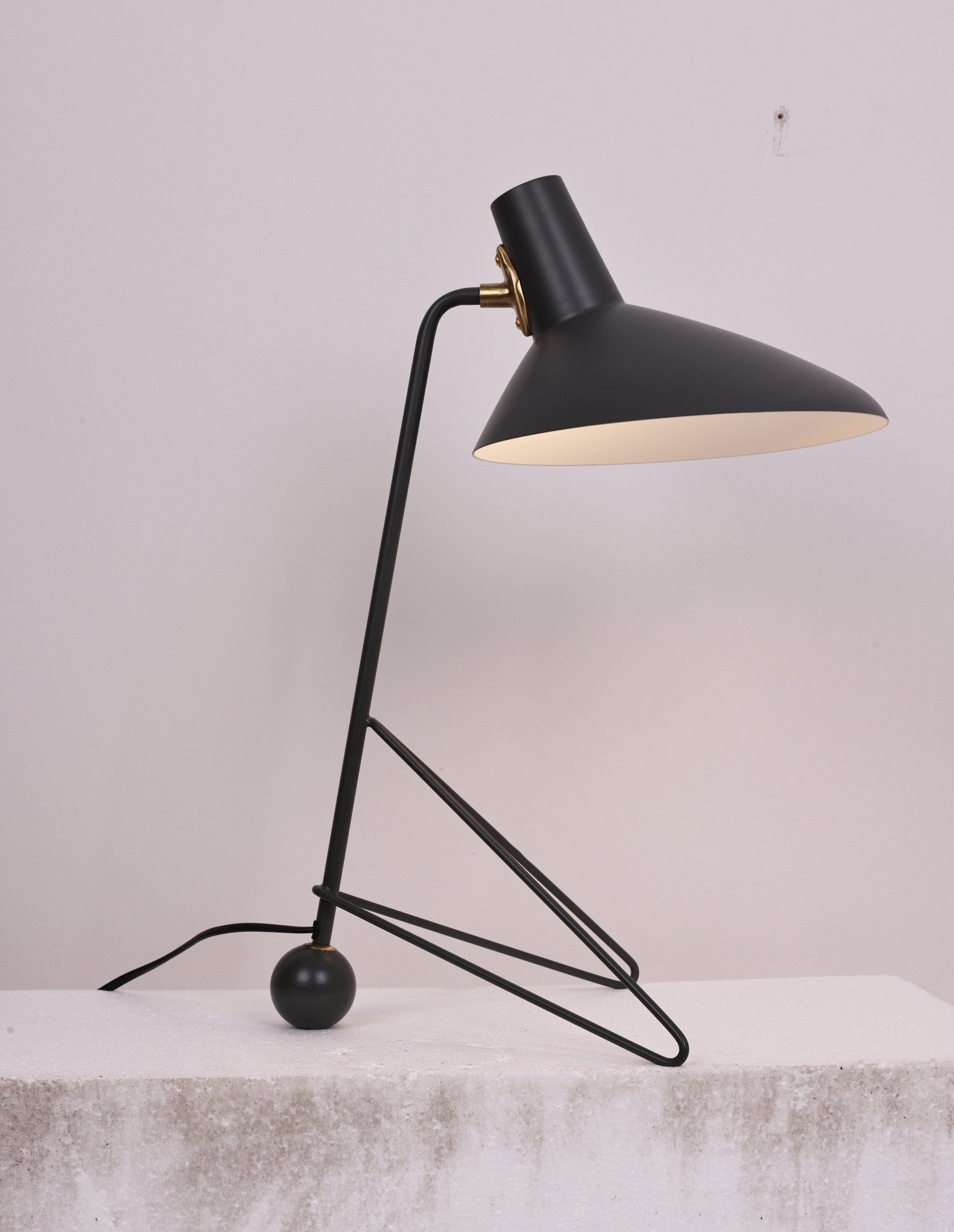 svelte-noir-table-lamp-anzaz--34