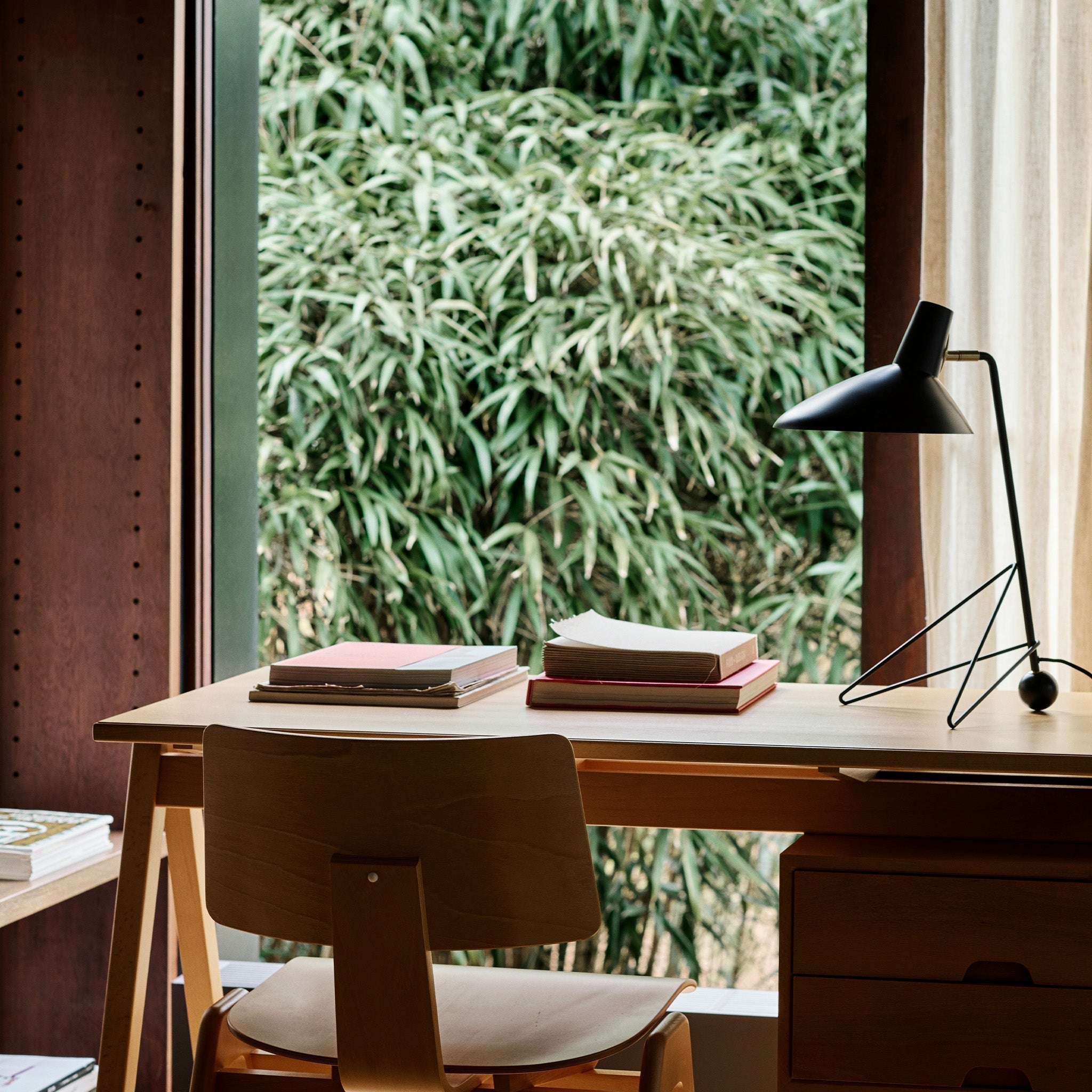 svelte-noir-table-lamp-anzaz--38