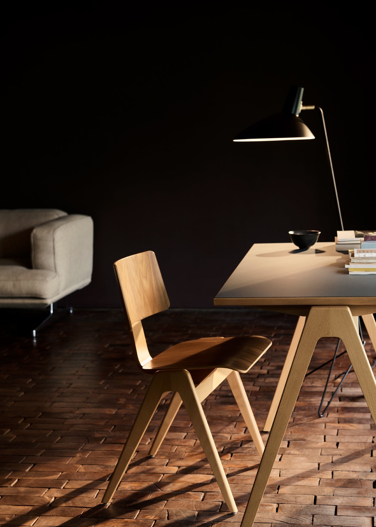 svelte-noir-table-lamp-anzaz--37