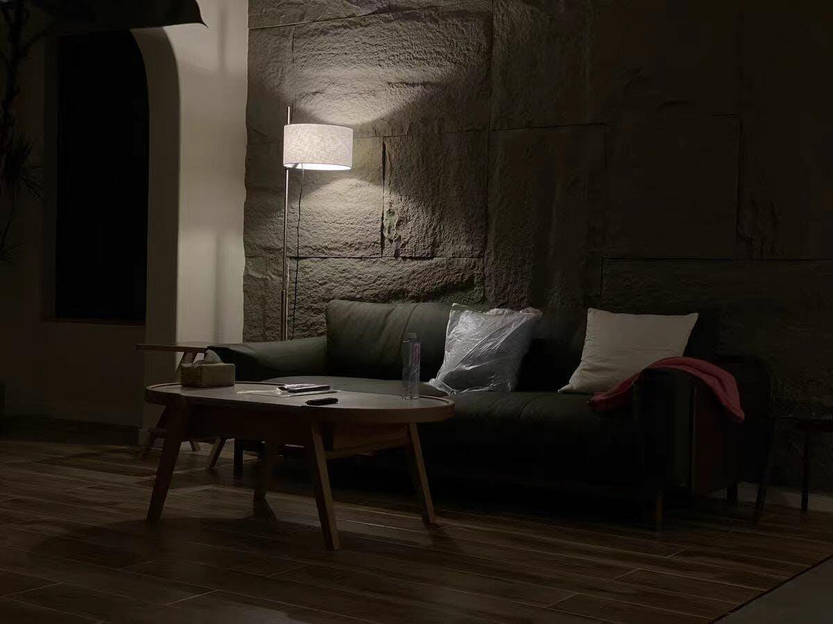 svelte-silhouette-floor-lamp-anzaz--20