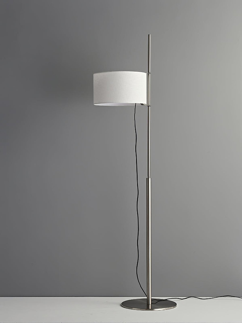 svelte-silhouette-floor-lamp-anzaz--23