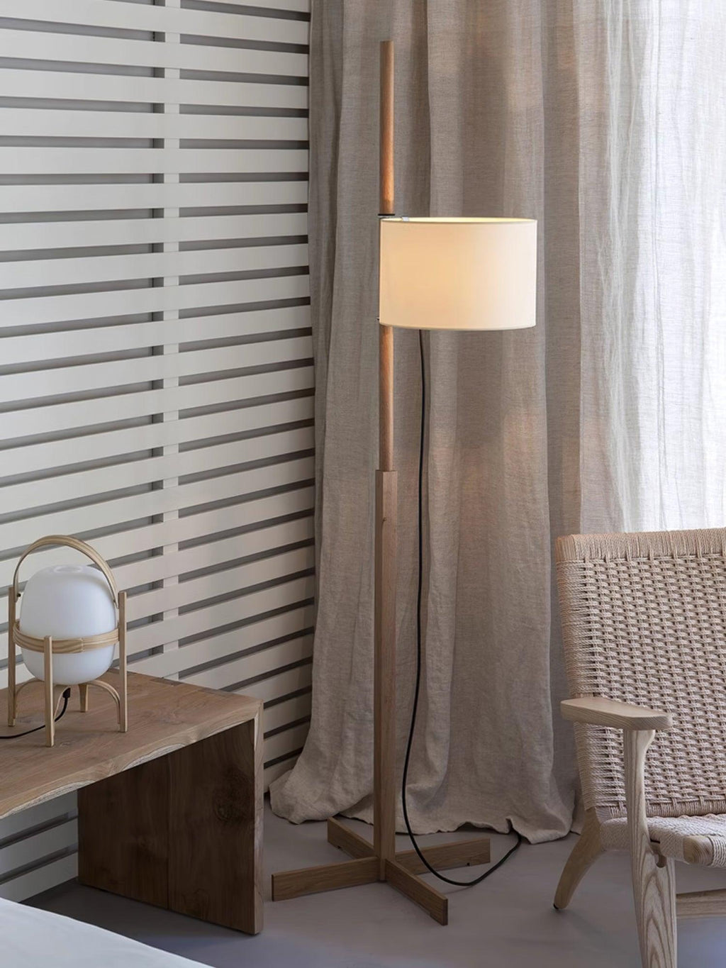 svelte-silhouette-floor-lamp-anzaz-UK Plug-6