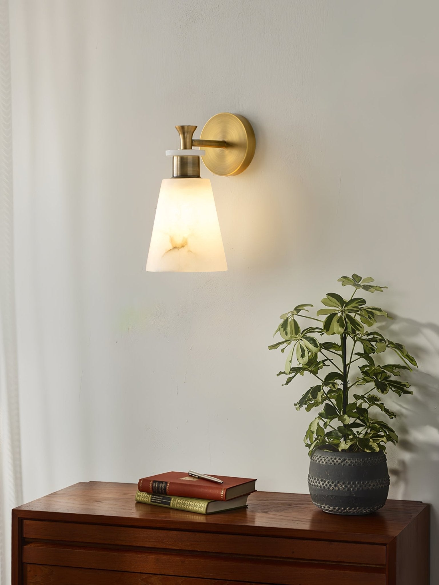 tapered-alabaster-wall-sconce-anzaz--4