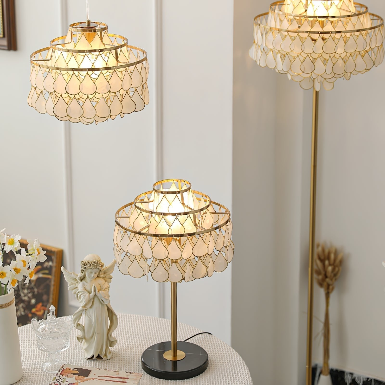 teardrops-shell-table-lamp-anzaz-White & Gold-3