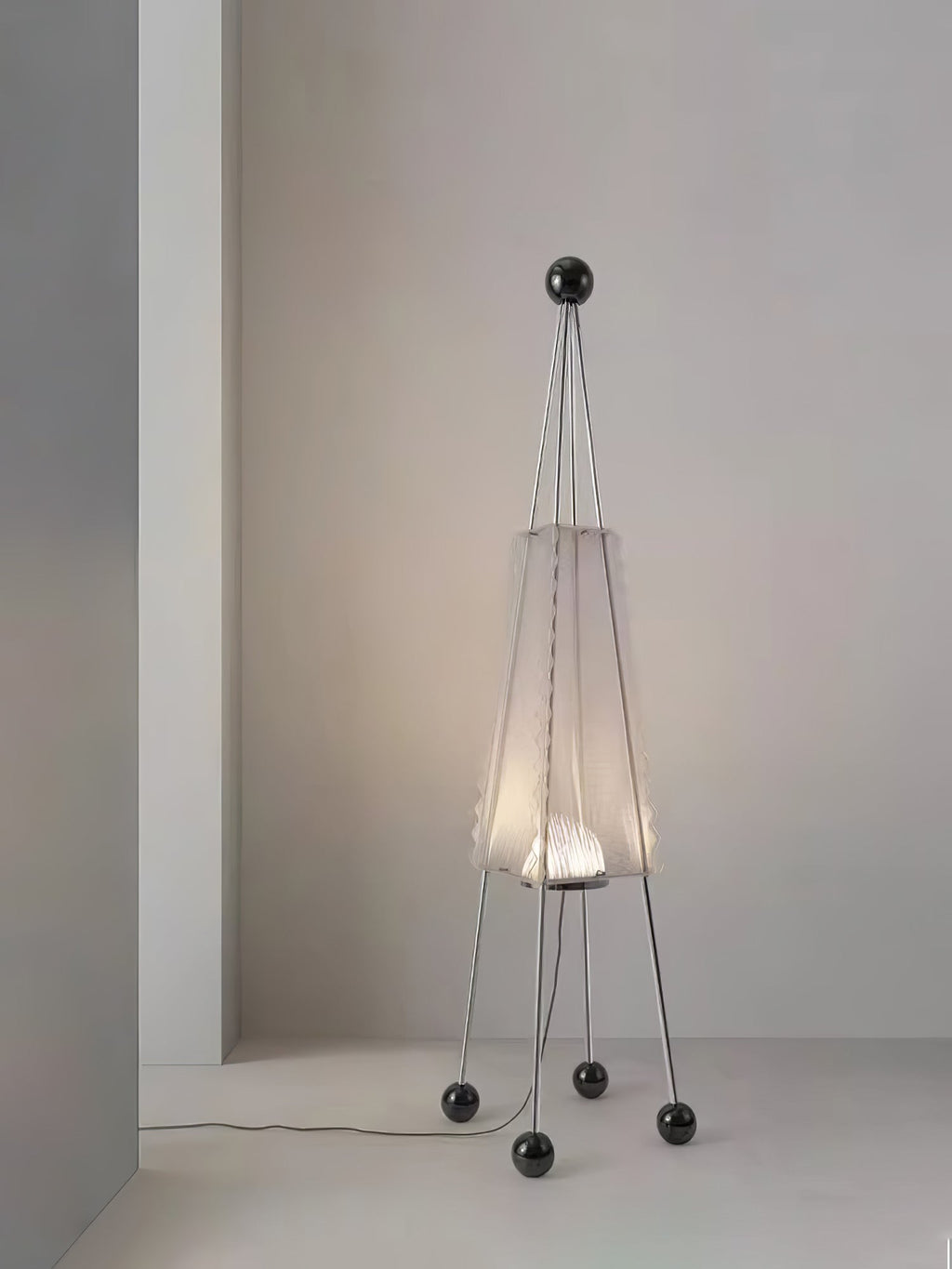 obelisk-mesh-floor-lamp-anzaz--8