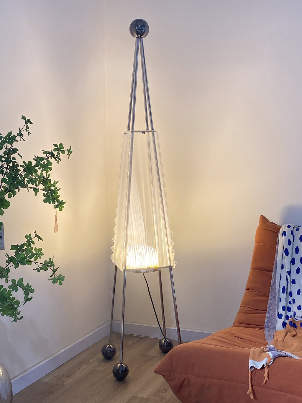 obelisk-mesh-floor-lamp-anzaz--10