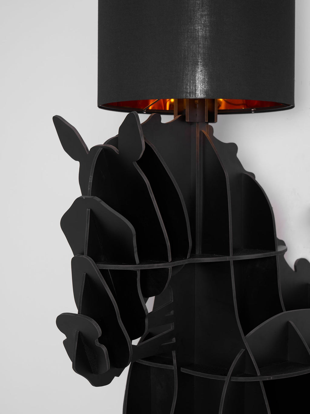 tete-horse-floor-lamp-anzaz--43