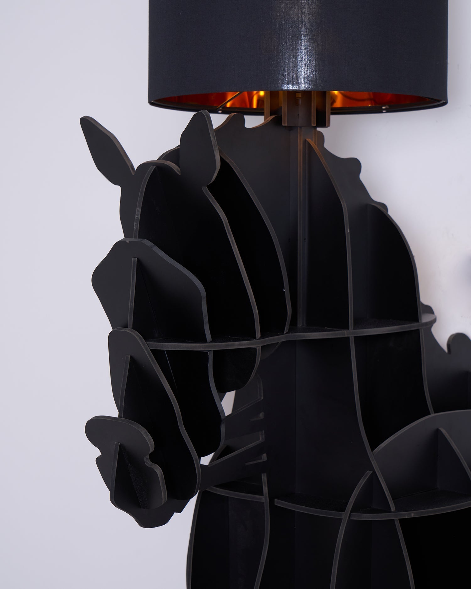 tete-horse-floor-lamp-anzaz--38