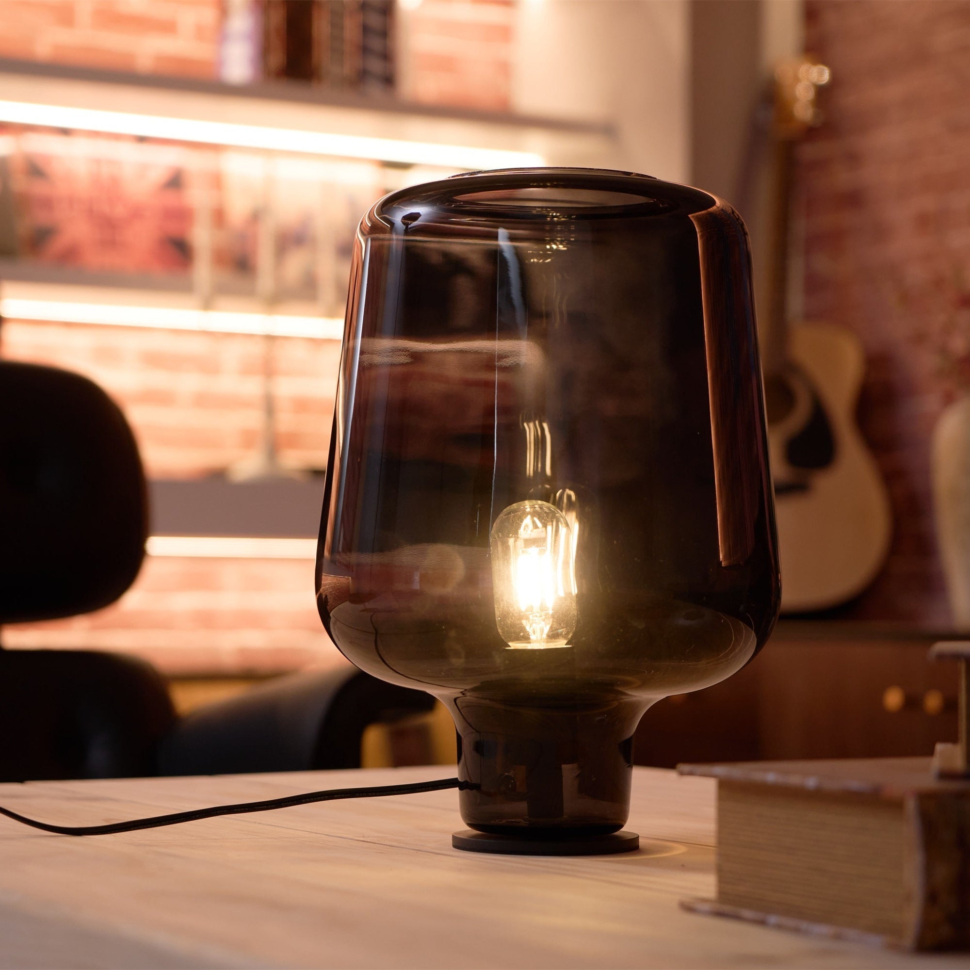 teutonic-glass-table-lamp-anzaz--27