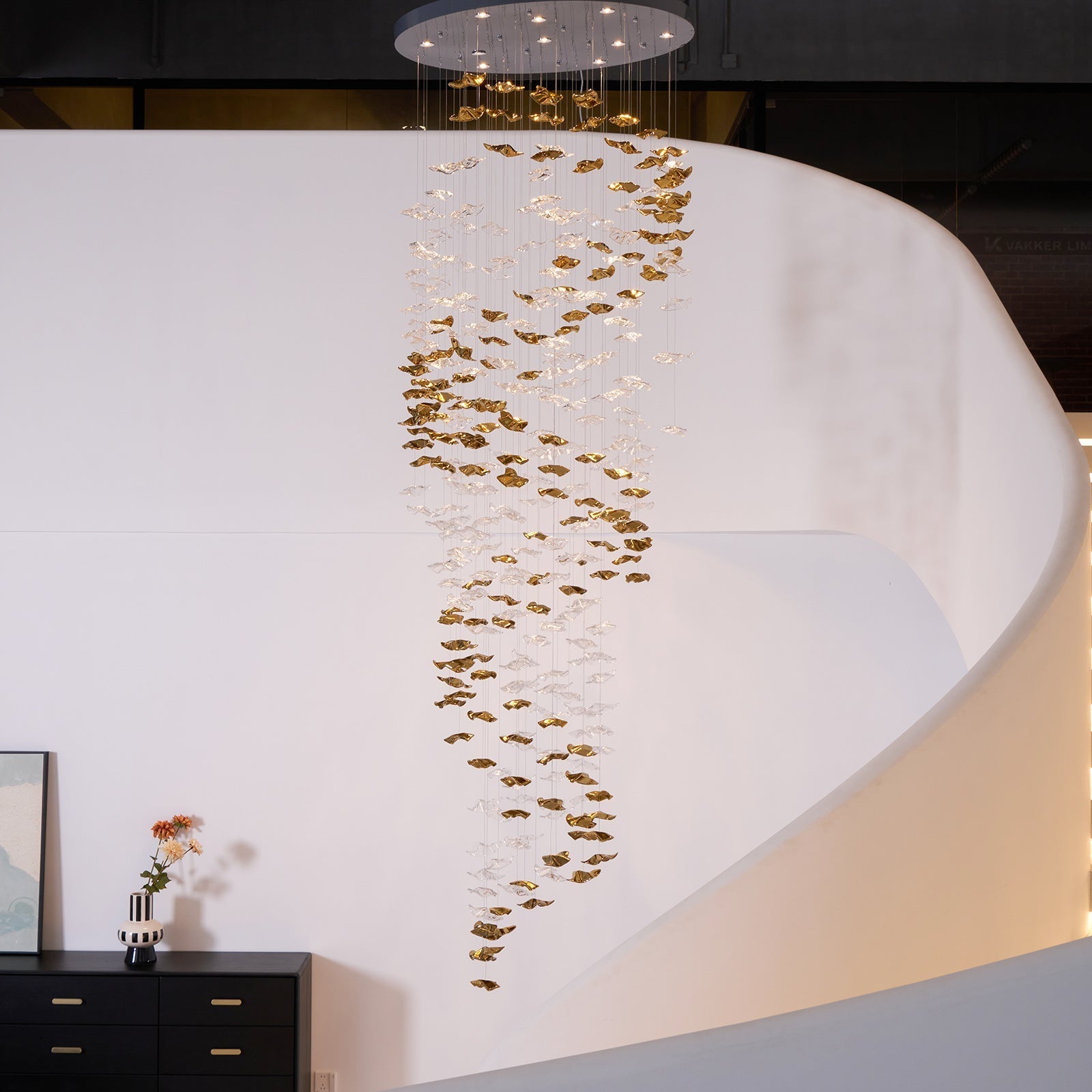 sand-sea-stair-chandelier-anzaz--48