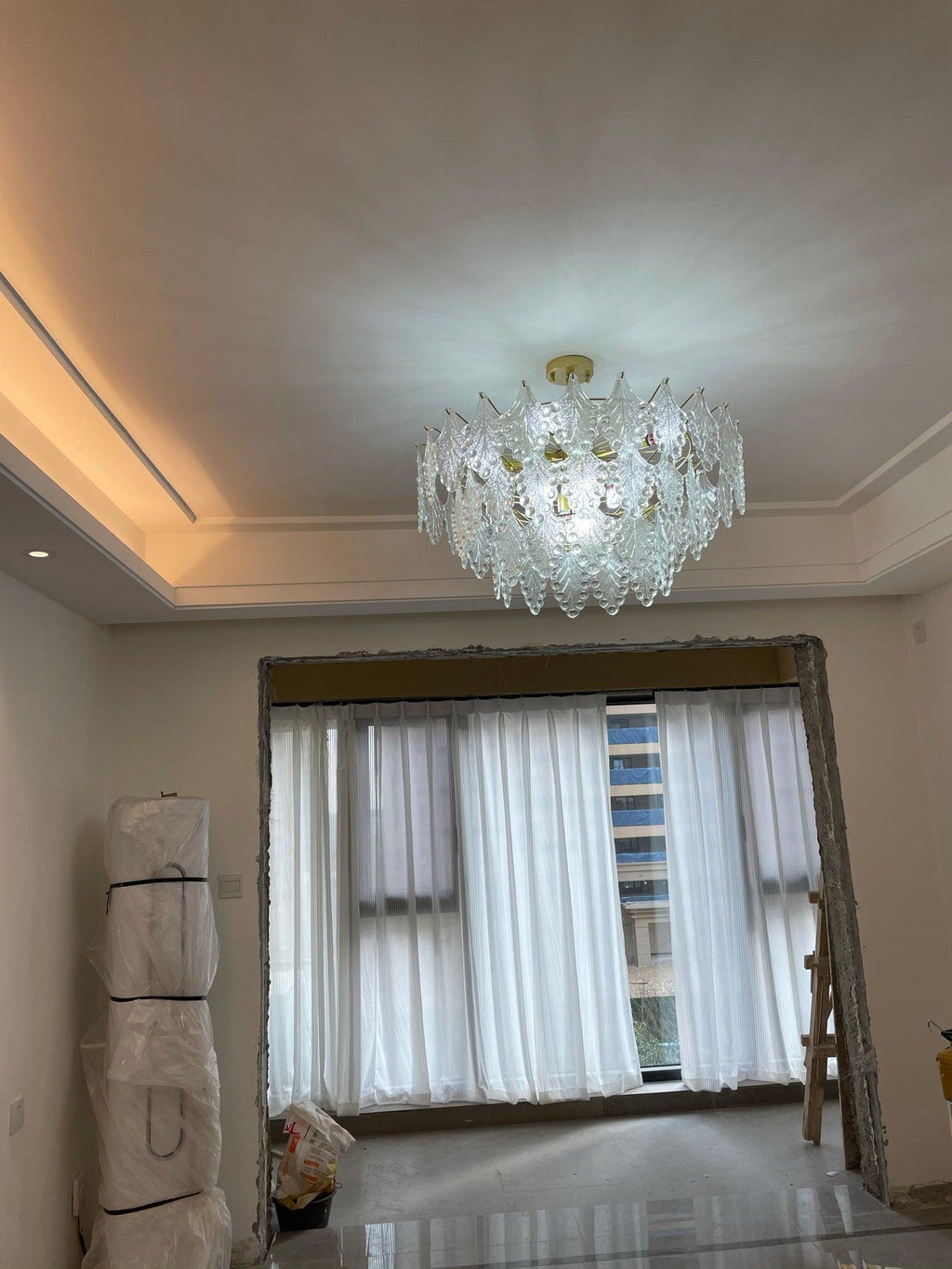 tiered-carved-glass-chandelier-anzaz--25