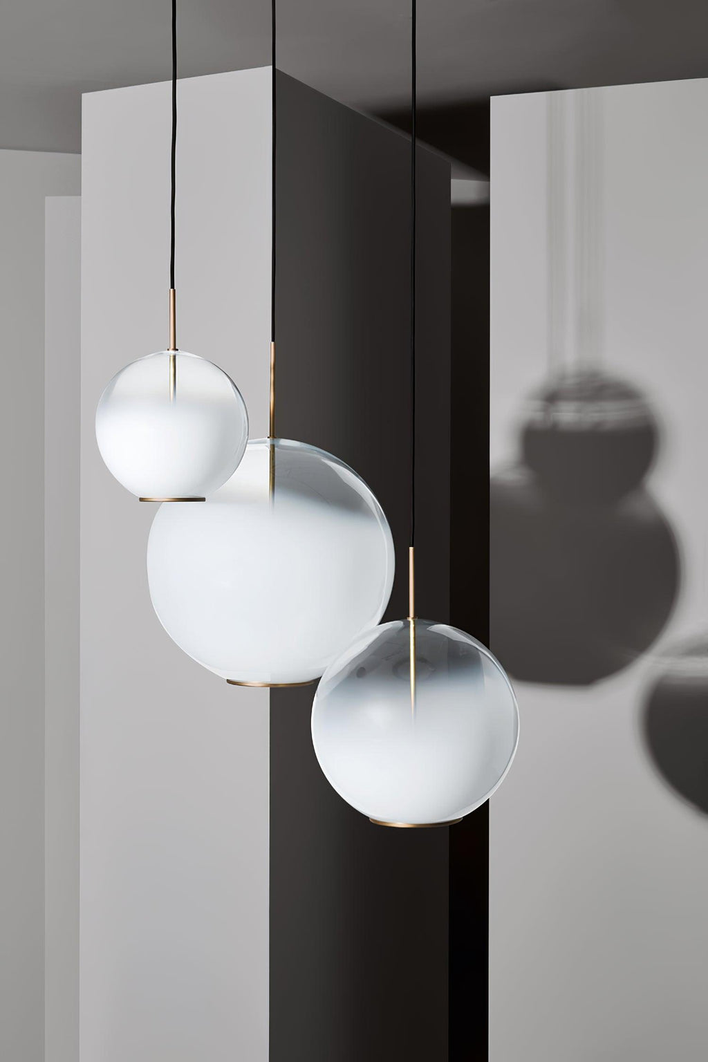 tindari-glass-pendant-light-anzaz-Gradient White-5