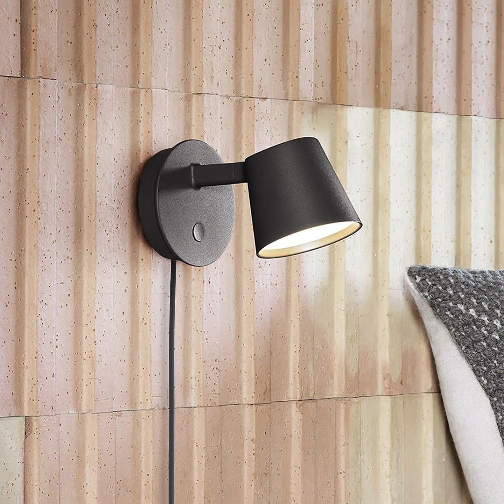 tip-plug-in-wall-lamp-anzaz-Black & Warm Light-2