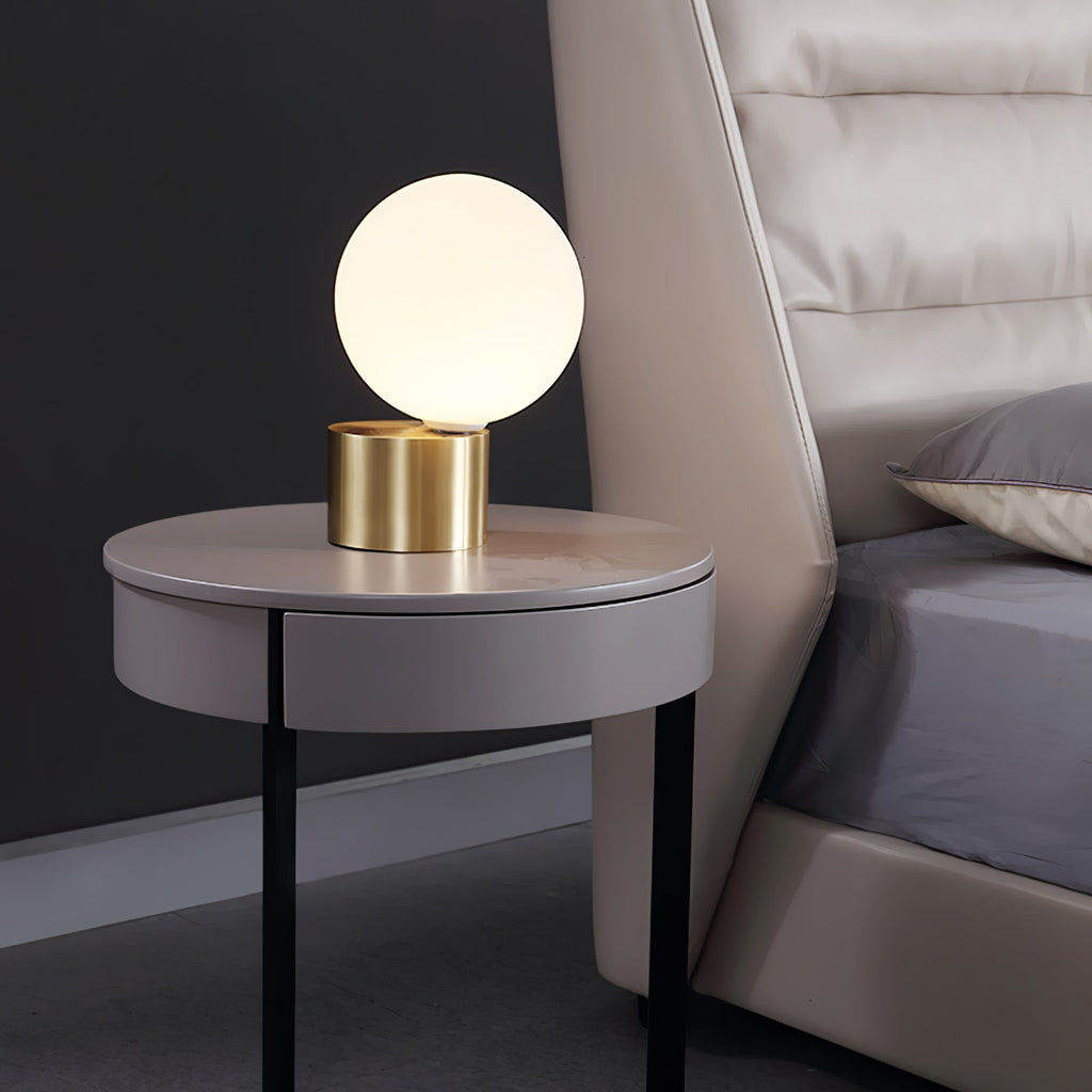 tip-of-the-tongue-table-lamp-anzaz-Gold-2
