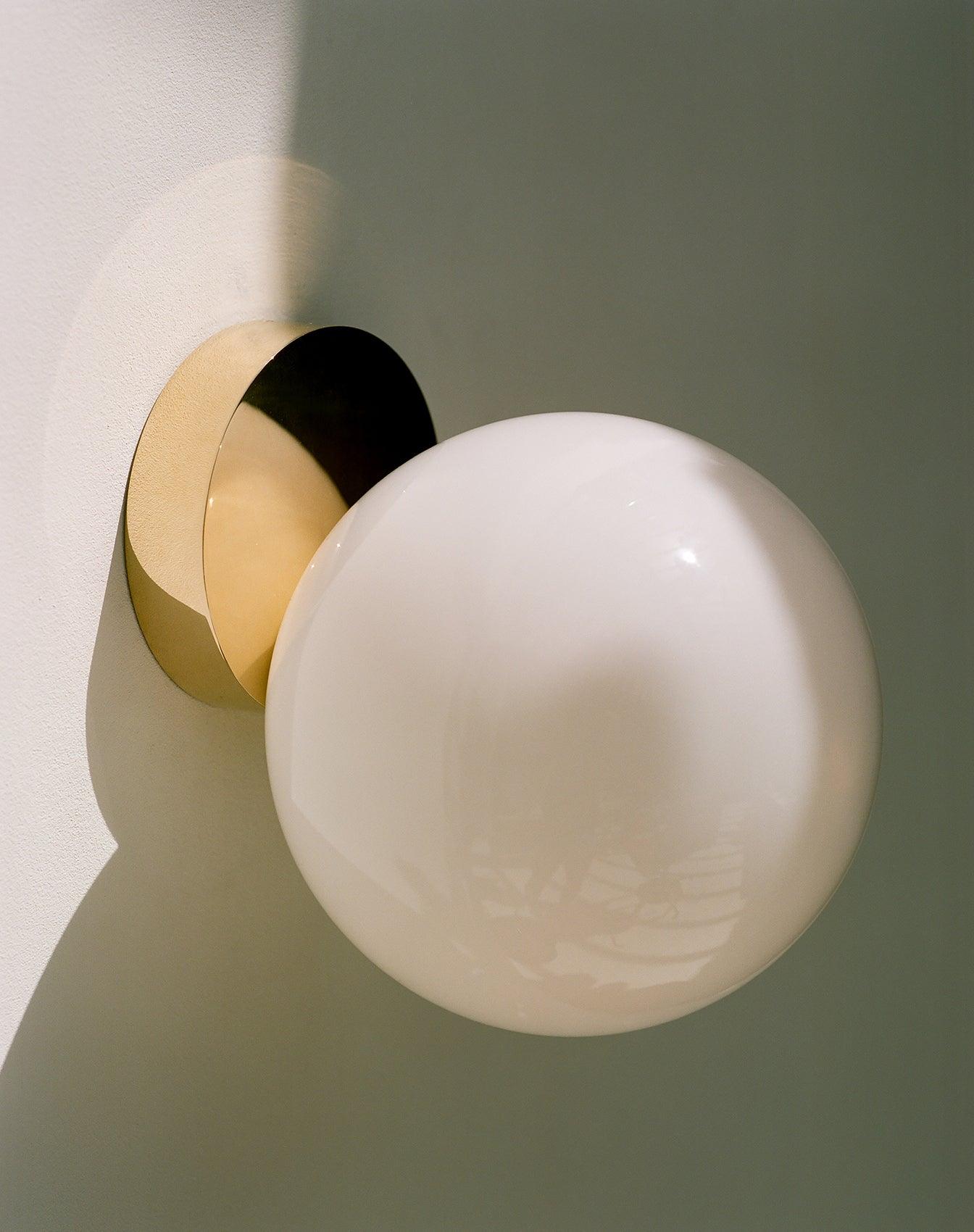 tip-of-the-tongue-wall-lamp-anzaz--13