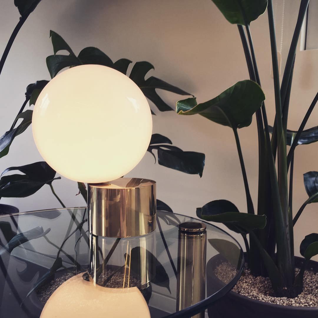 tip-of-the-tongue-table-lamp-anzaz--40