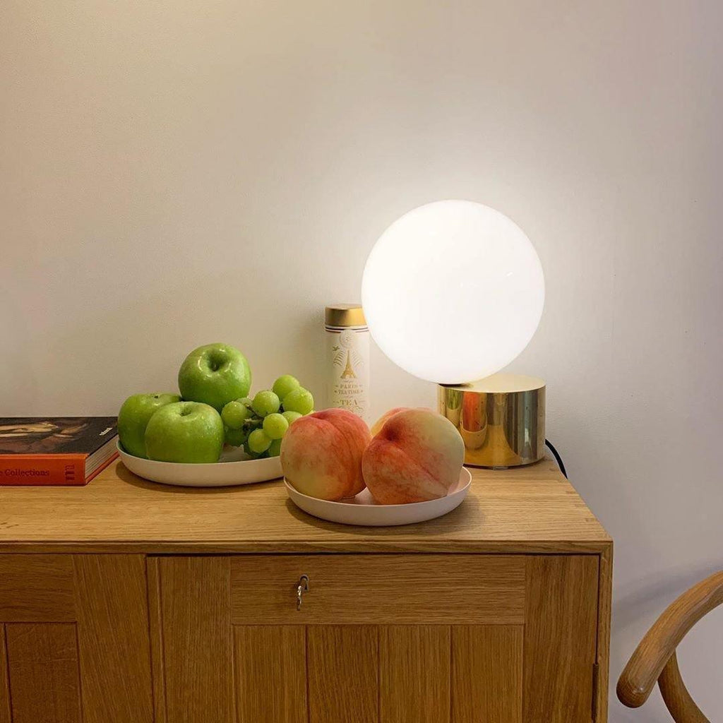 tip-of-the-tongue-table-lamp-anzaz-Gold-4
