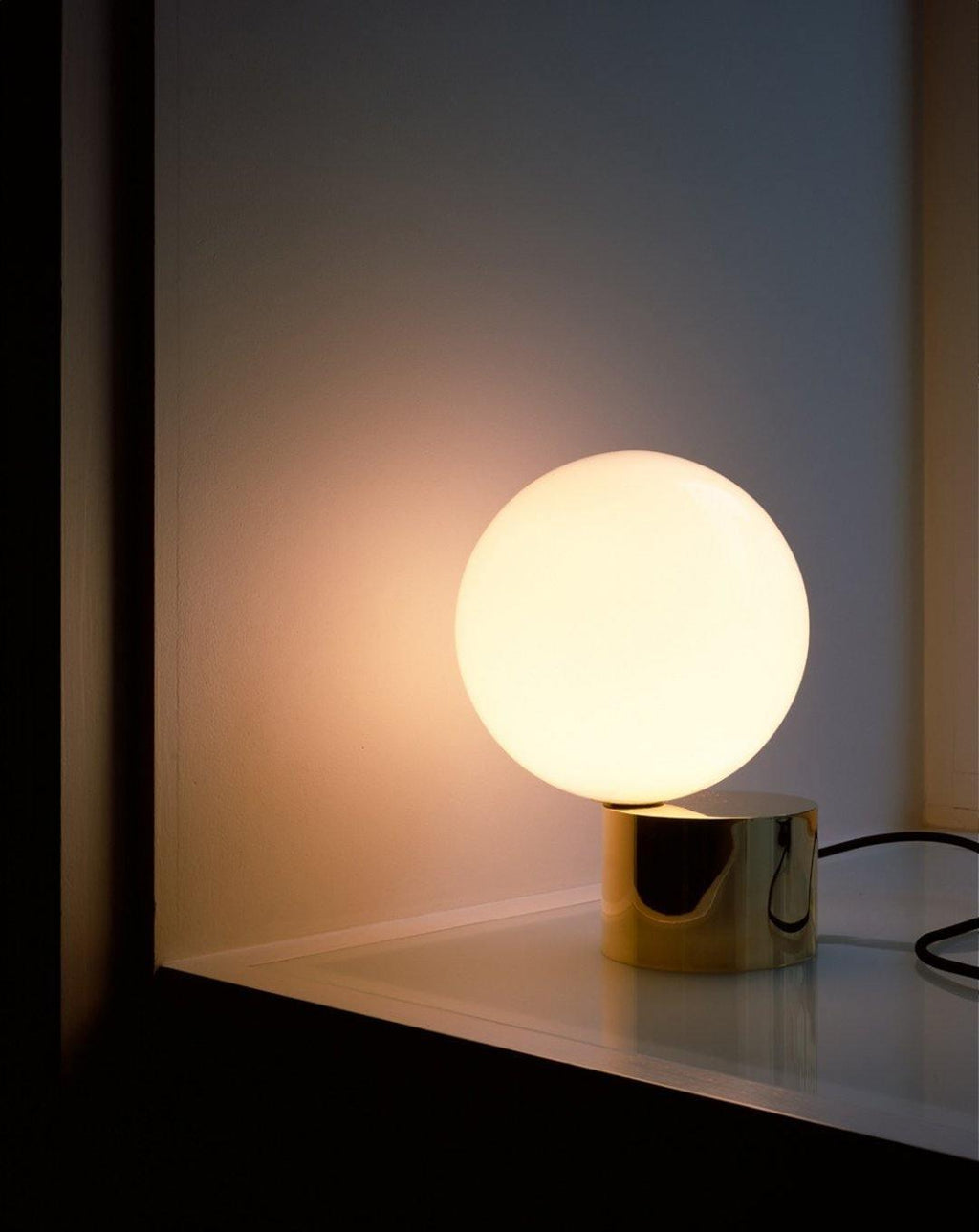 tip-of-the-tongue-table-lamp-anzaz--36