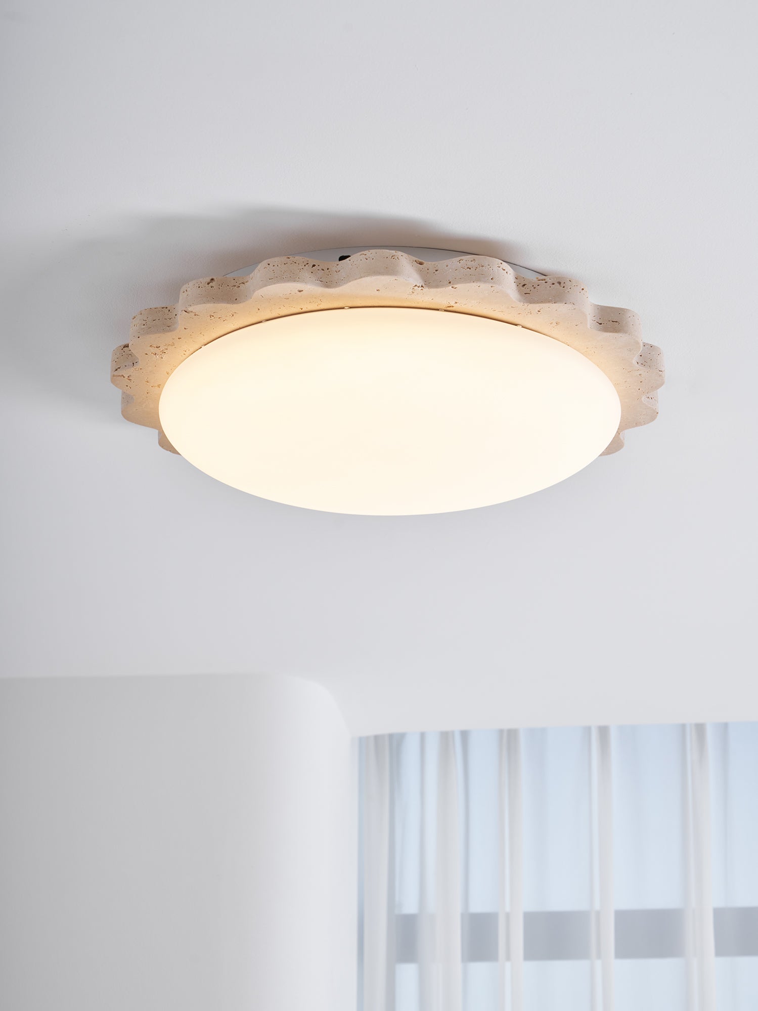 travertine-scallop-edge-ceiling-light-anzaz--21