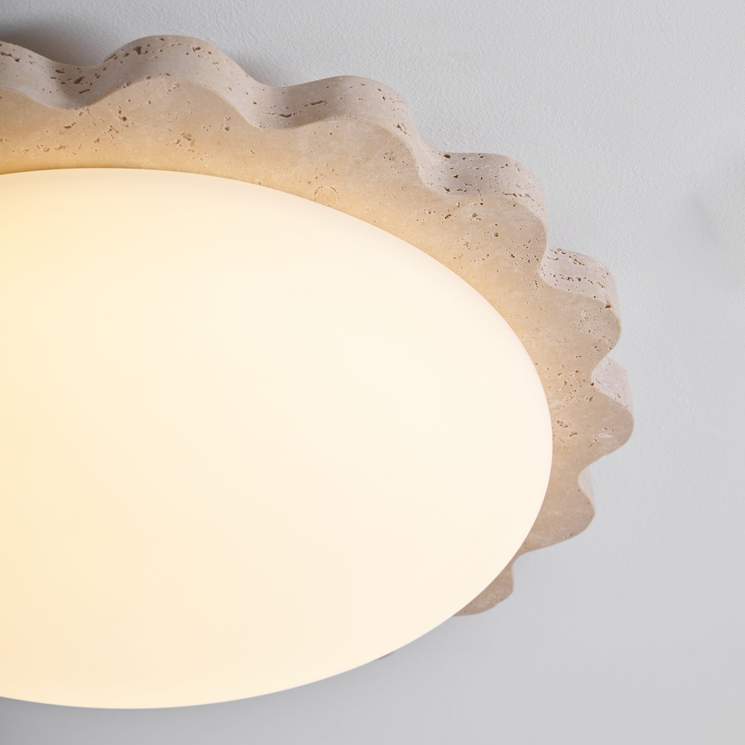 travertine-scallop-edge-ceiling-light-anzaz--31