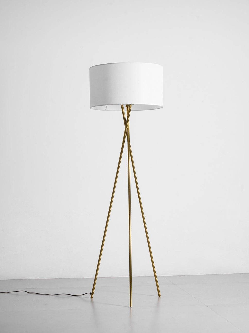 tripod-grace-floor-lamp-anzaz--20