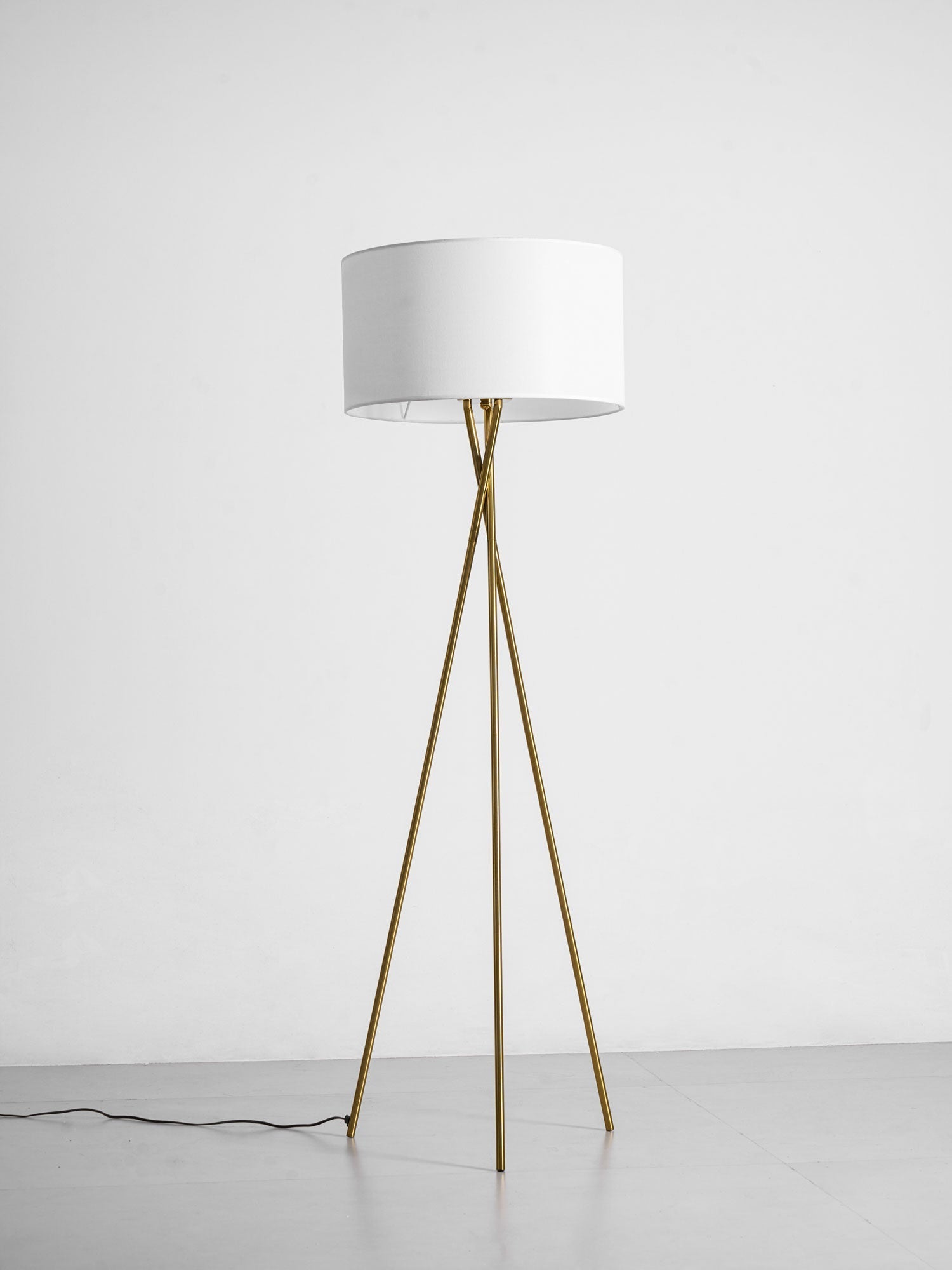 tripod-grace-floor-lamp-anzaz--20