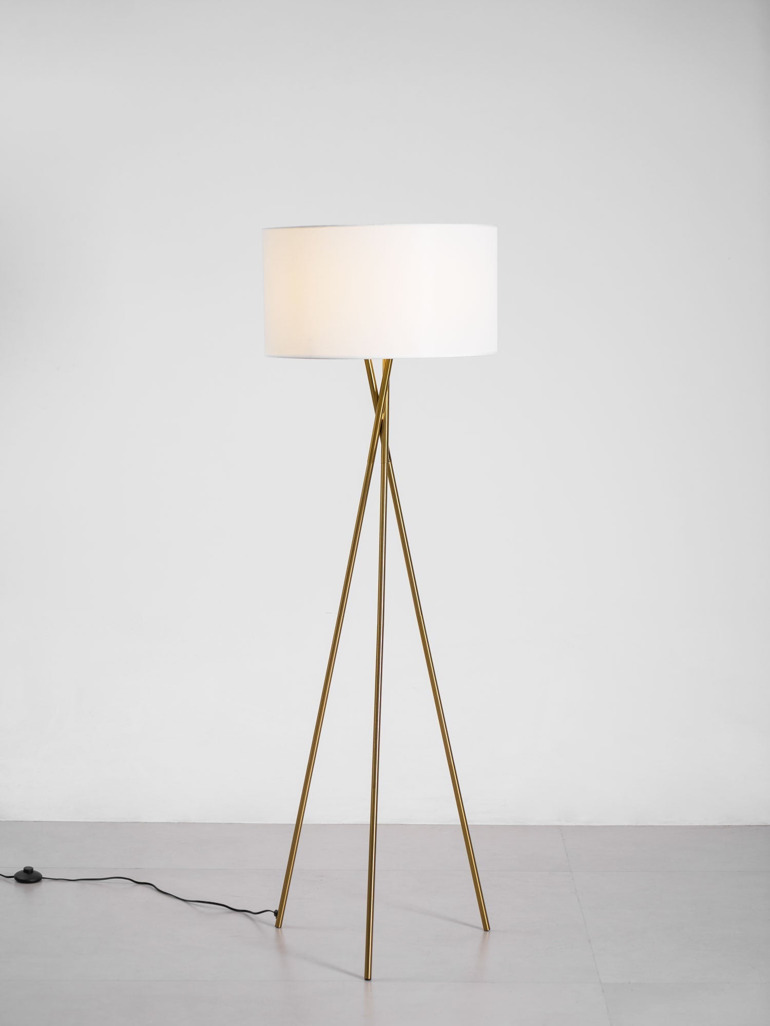 tripod-grace-floor-lamp-anzaz--25