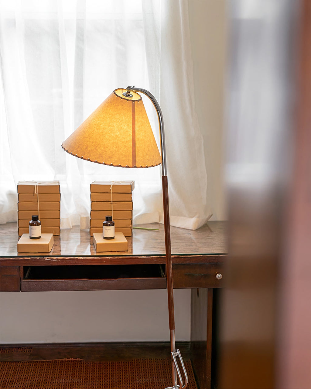 tripod-arc-floor-lamp-anzaz--11