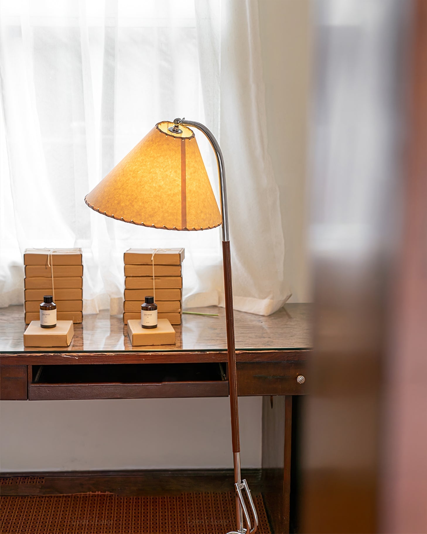 tripod-arc-floor-lamp-anzaz--11