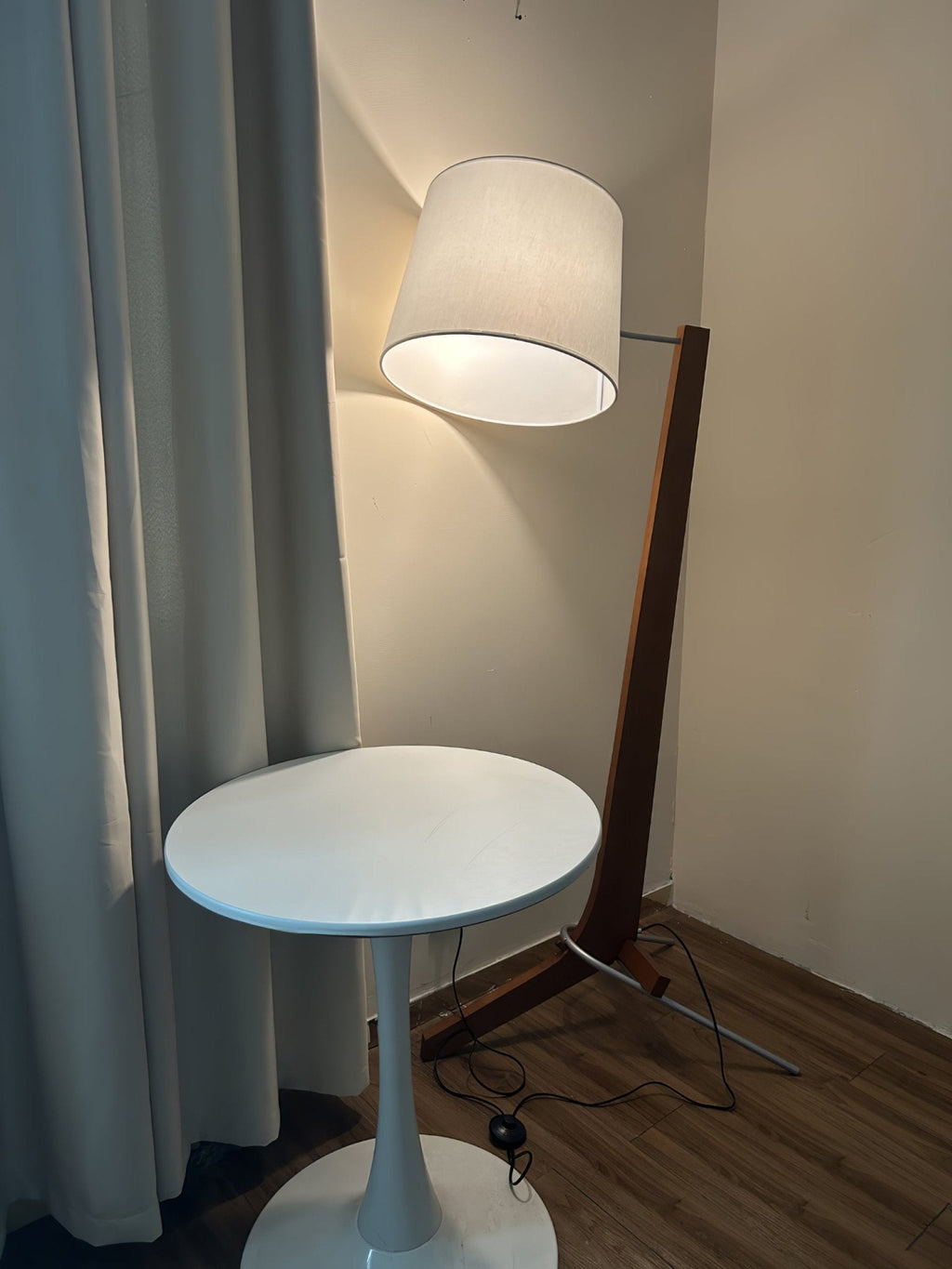 tusk-arc-floor-lamp-anzaz-Walnut Color & White-4