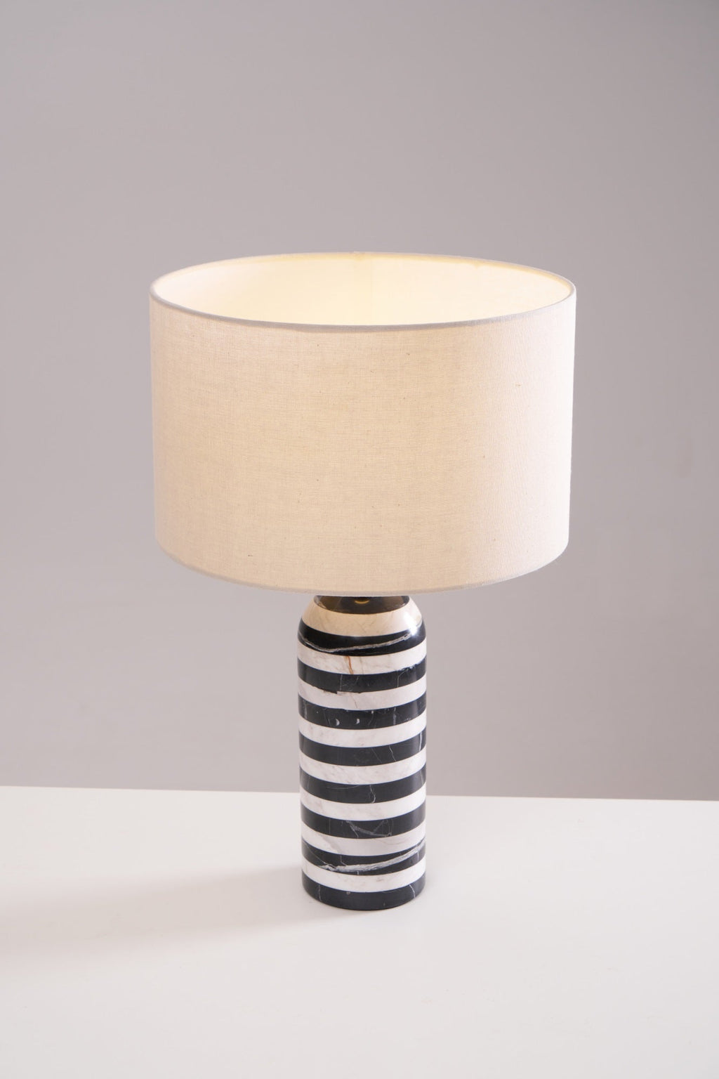 tuxedo-marble-table-lamp-anzaz--37