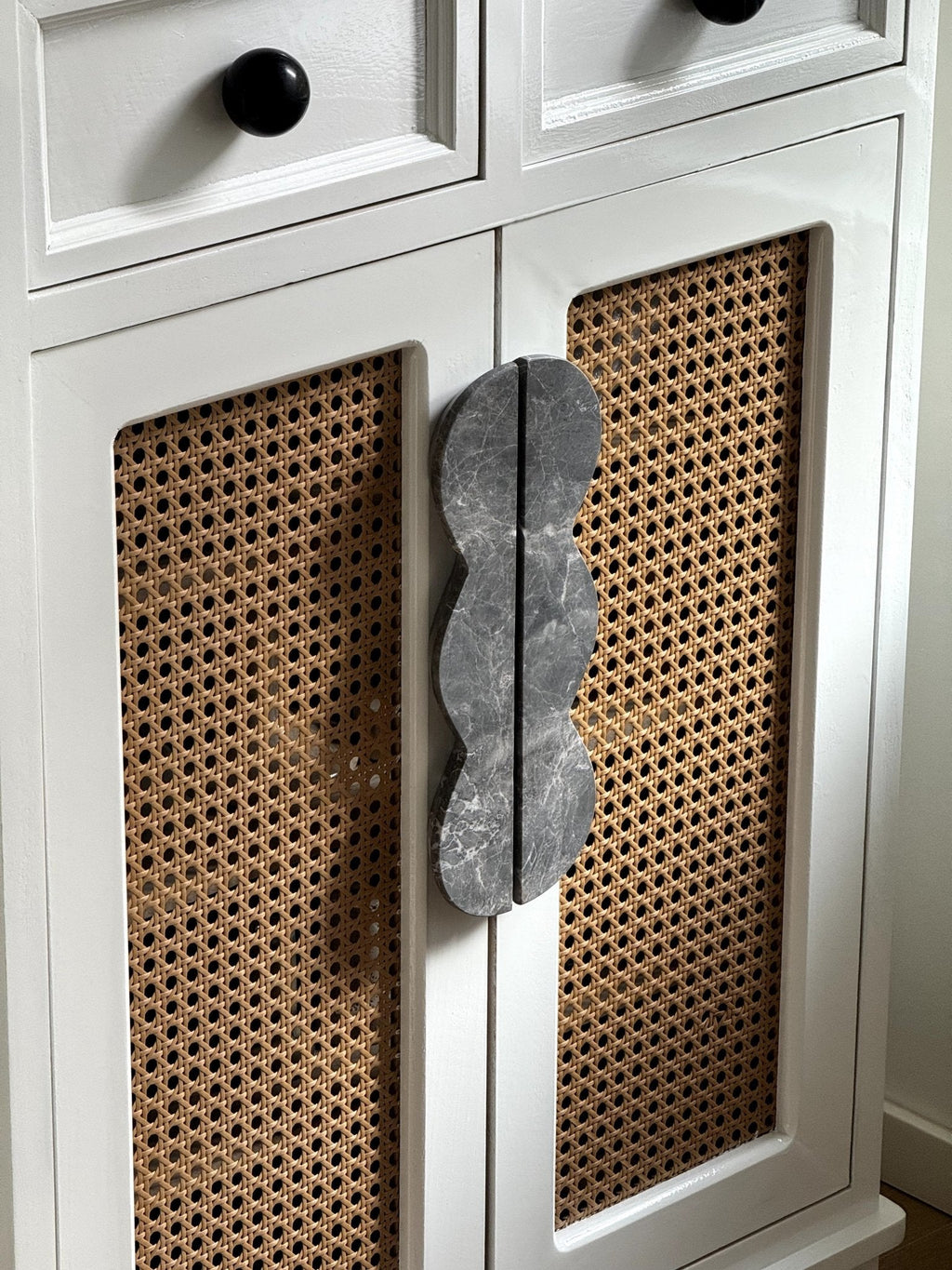 twin-curve-pull-handle-anzaz-Hermès gray-5