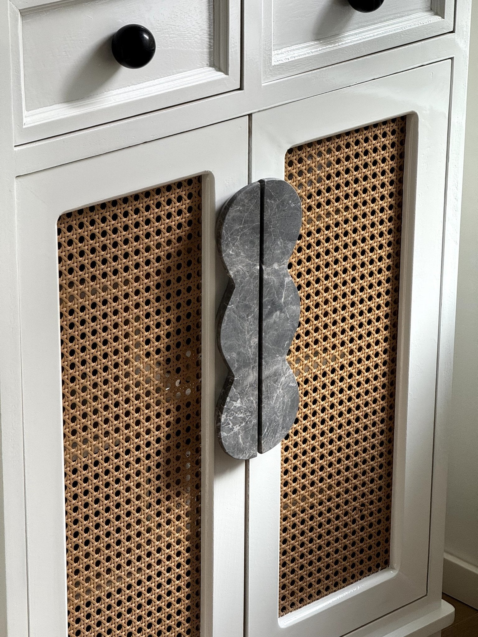 twin-curve-pull-handle-anzaz-Hermès gray-5