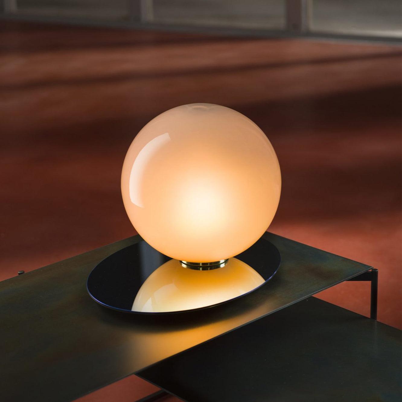 umbra-table-lamp-anzaz-Gold & White-4