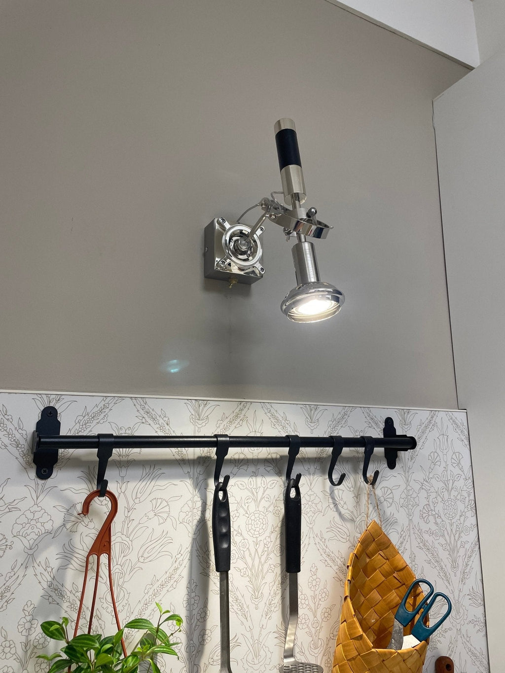 urban-edge-wall-lamp-anzaz--13