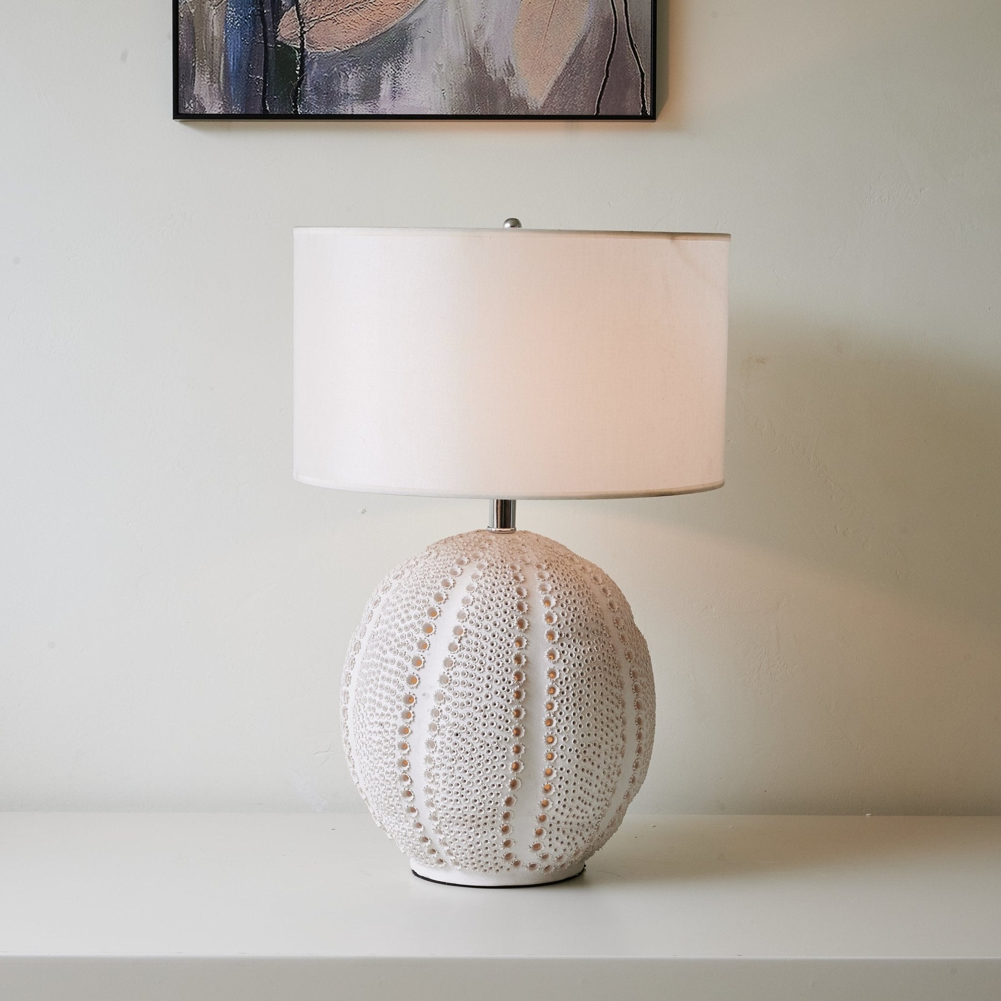 urchin-textured-ceramic-table-lamp-anzaz-White-2