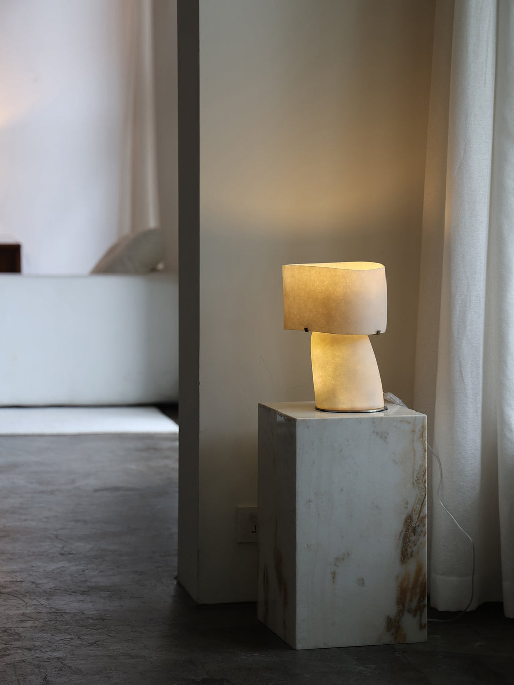 vellum-table-lamp-anzaz--62