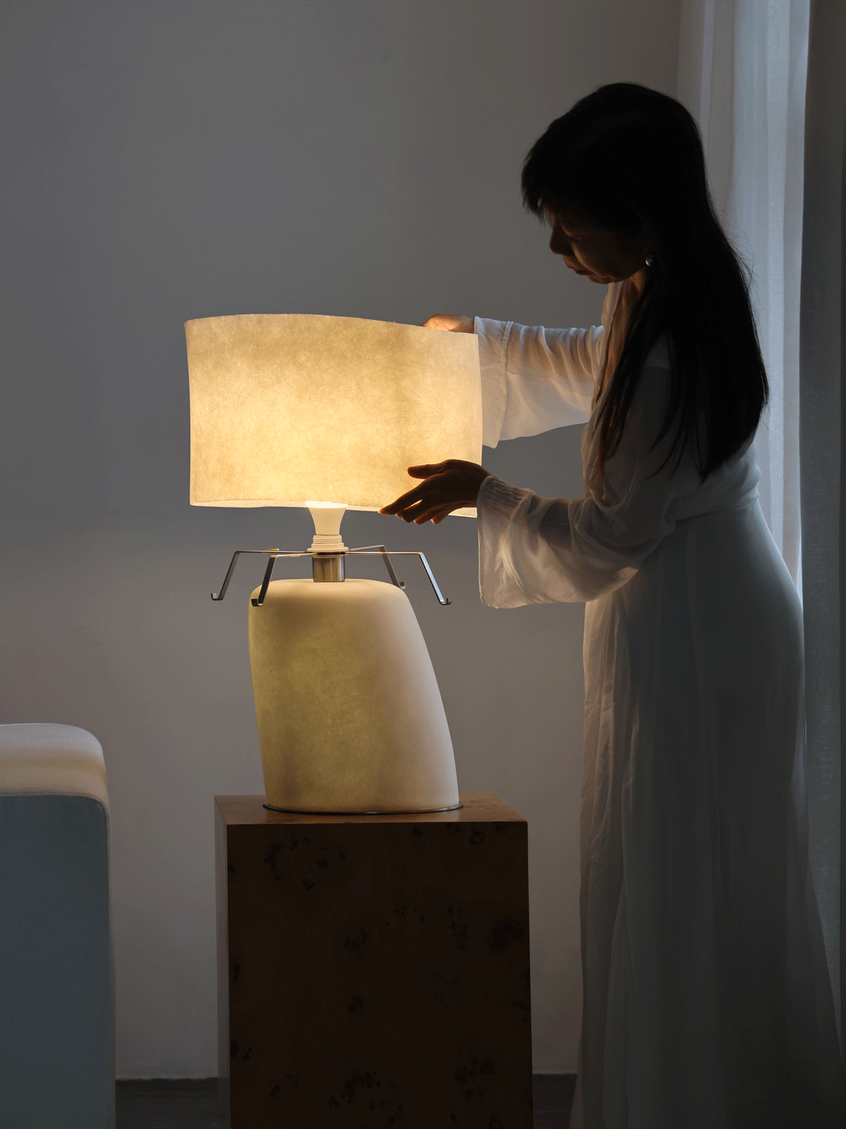 vellum-table-lamp-anzaz-White-2