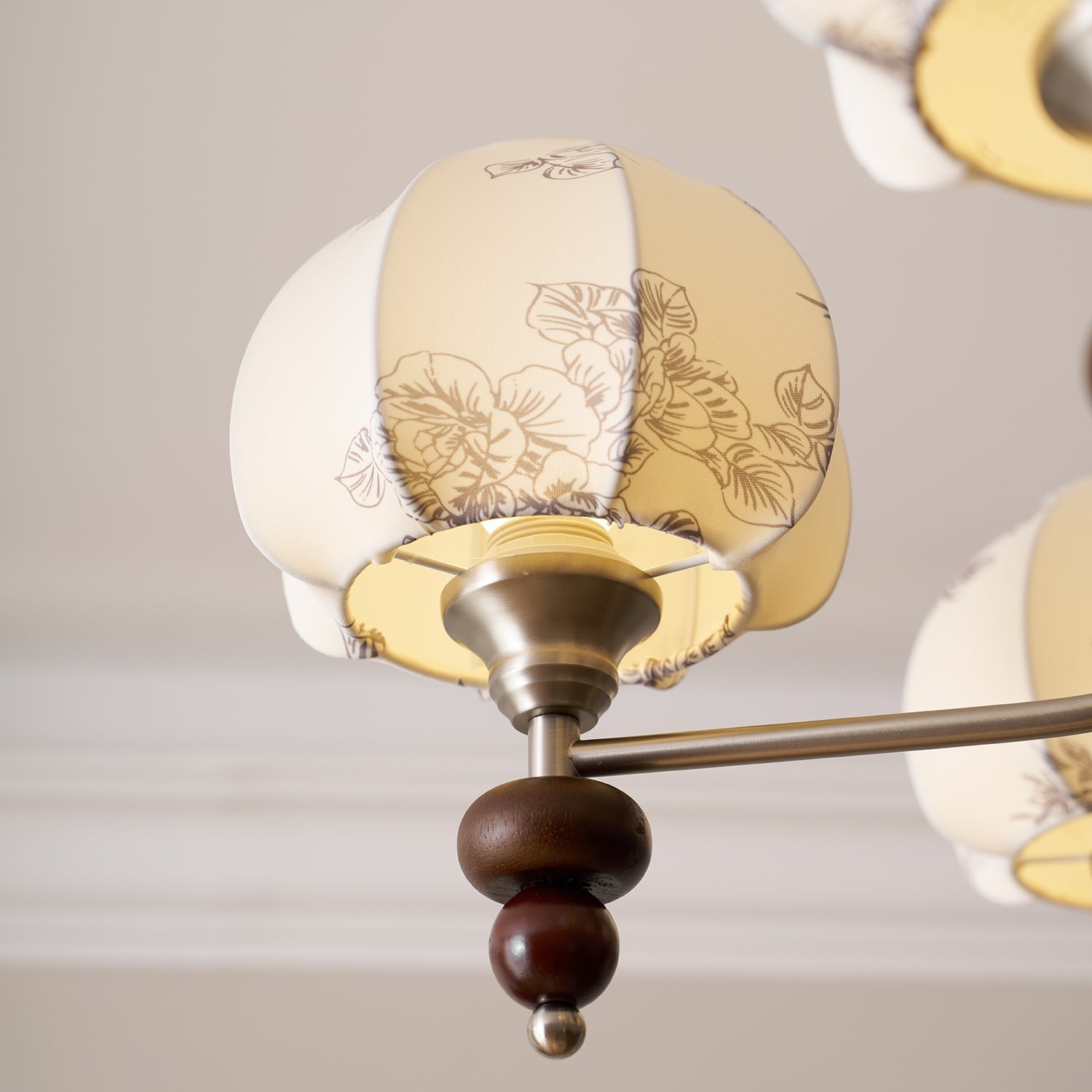 velvet-petal-chandelier-anzaz--29