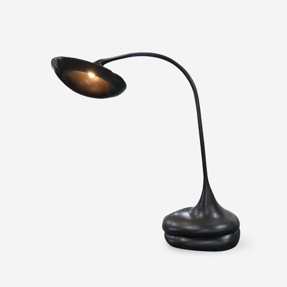 venus-sculpture-floor-lamp-anzaz-Black-1