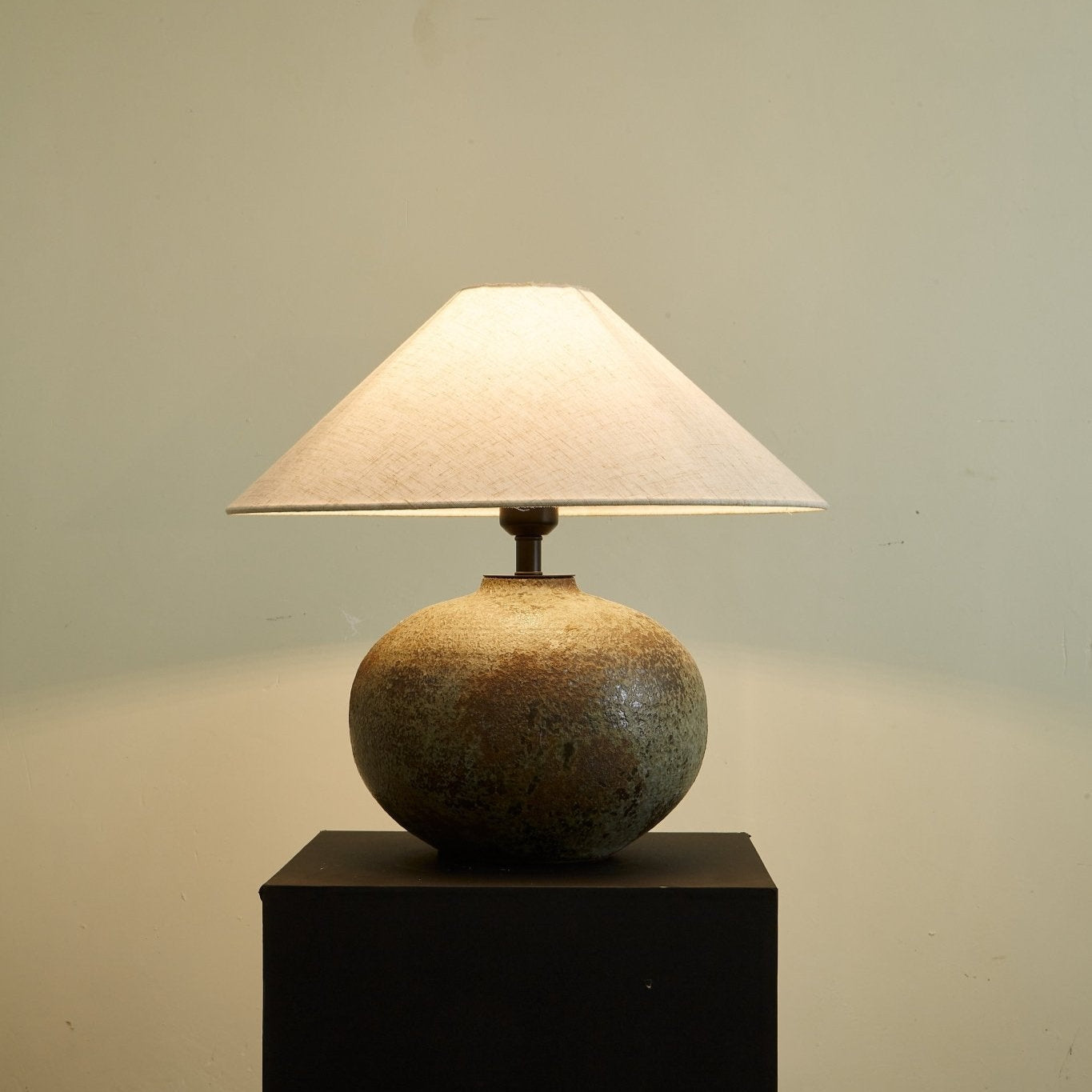 verdigris-echo-table-lamp-1-anzaz-Terracotta color-3