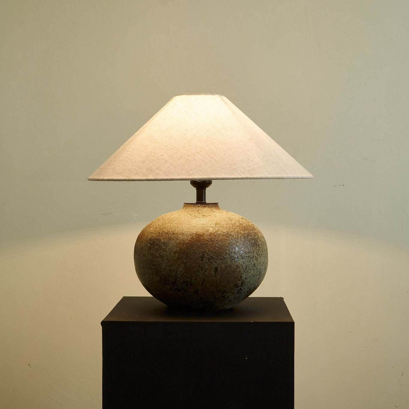 verdigris-echo-table-lamp-1-anzaz-Terracotta color-4