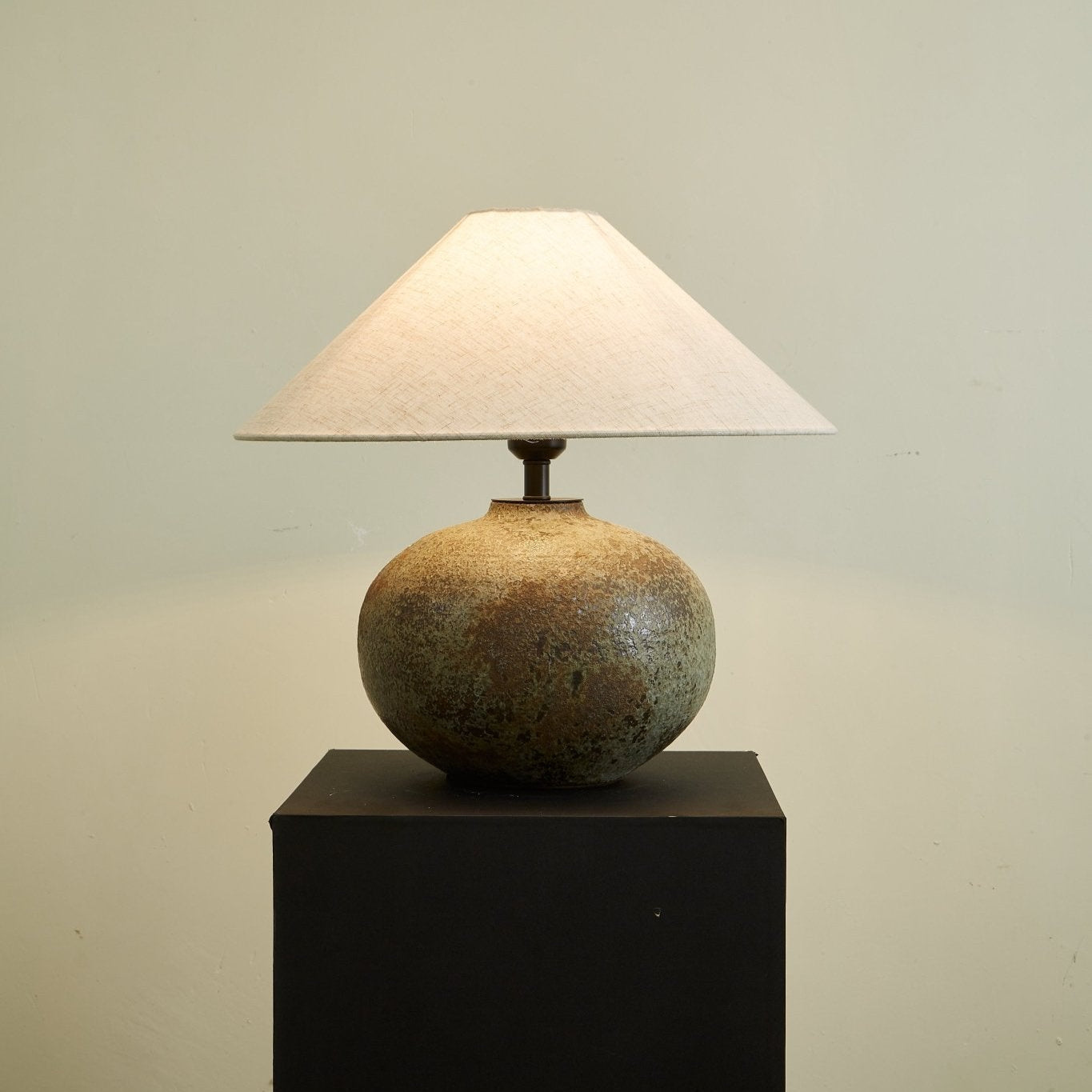 verdigris-echo-table-lamp-1-anzaz--5