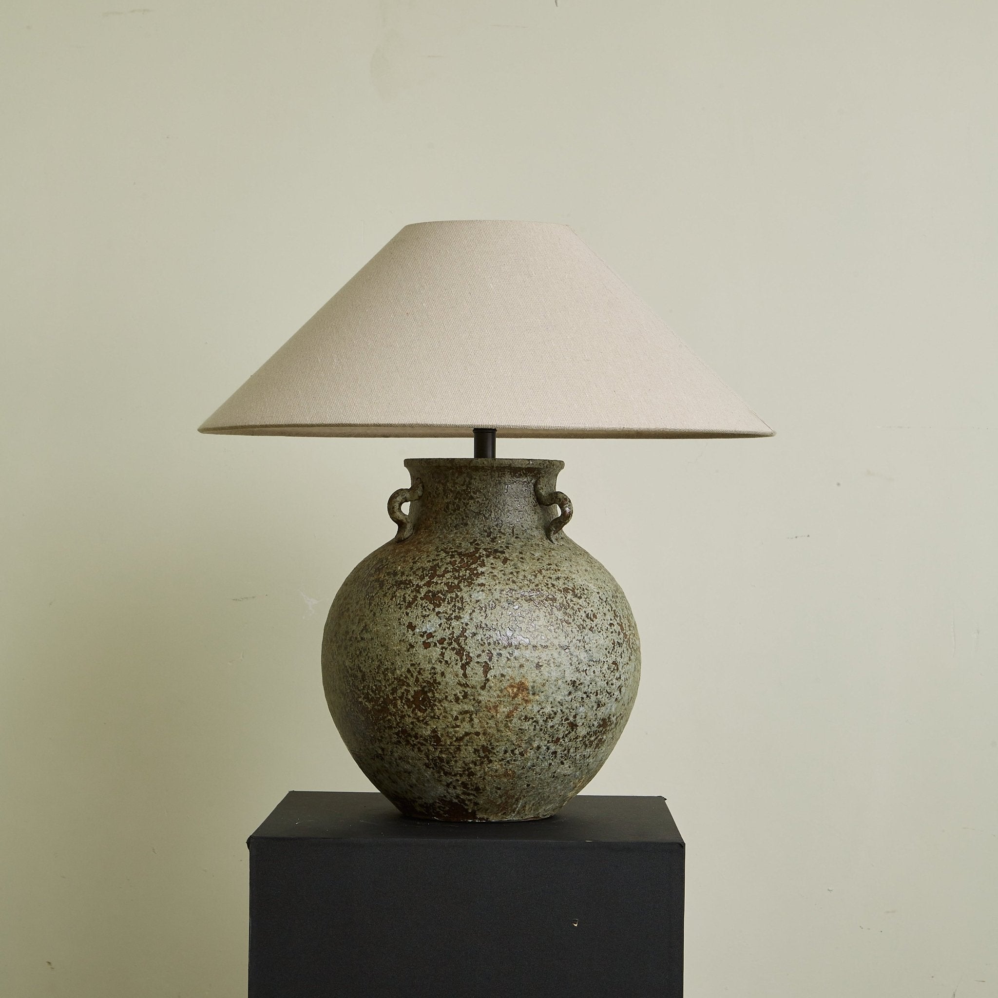 verdigris-handle-table-lamp-anzaz-Bright Black & Beige-4