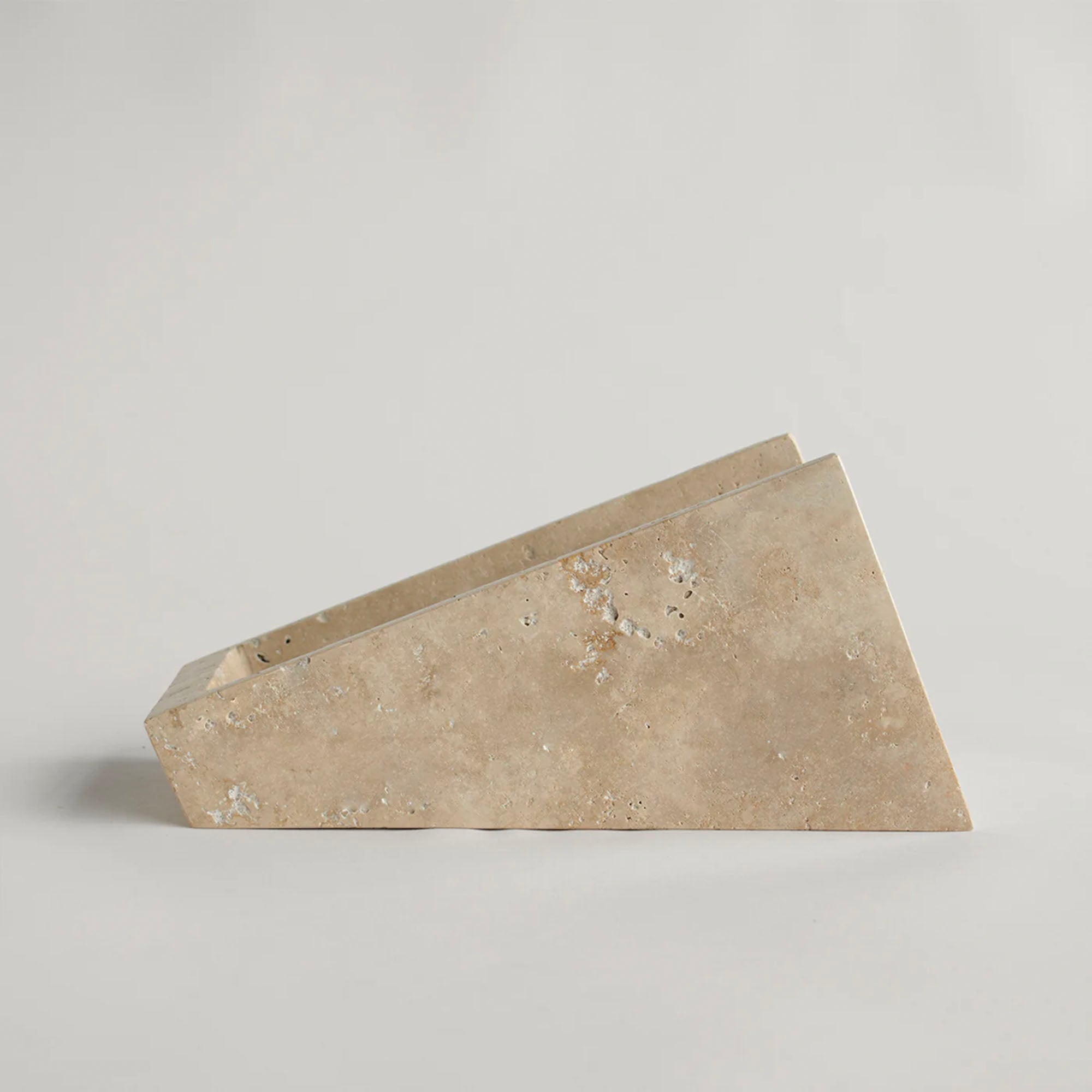 vino-cantilever-marble-stand-anzaz--10
