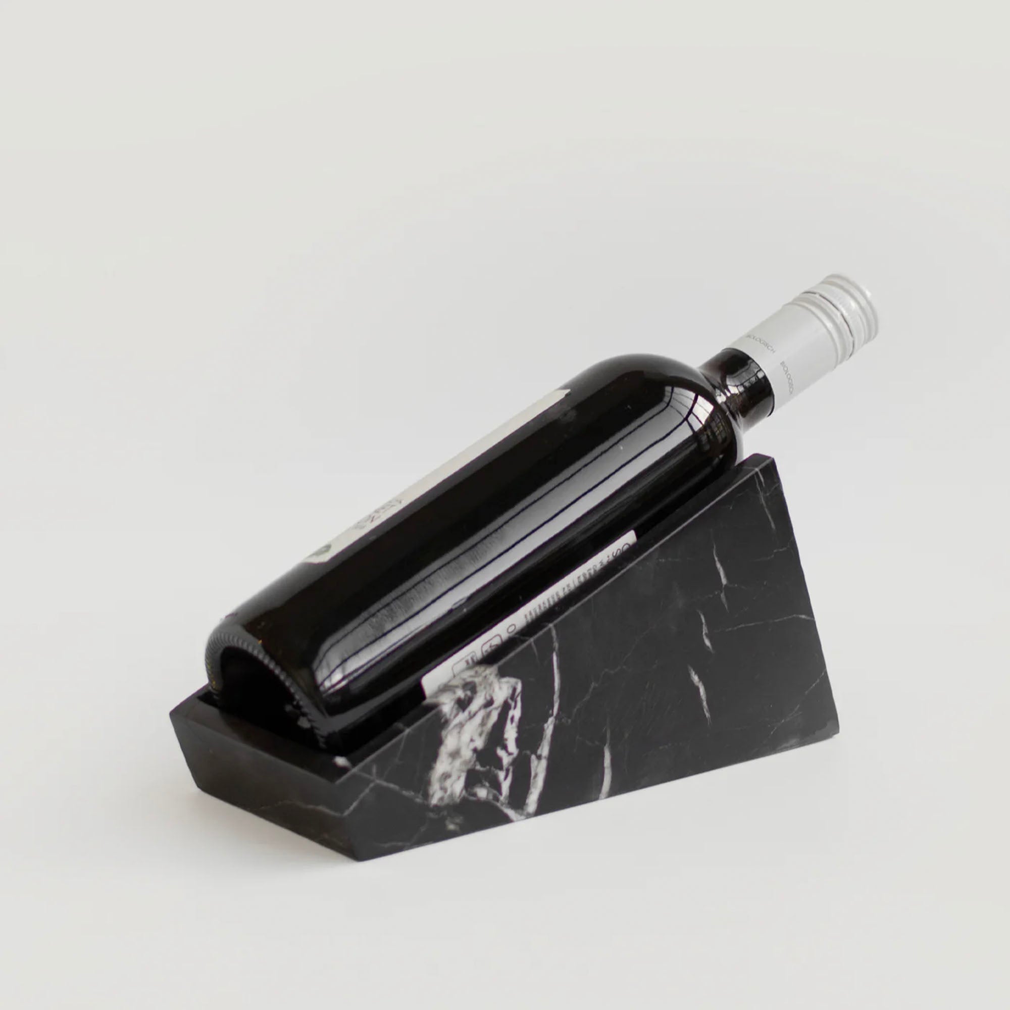 vino-cantilever-marble-stand-anzaz--11