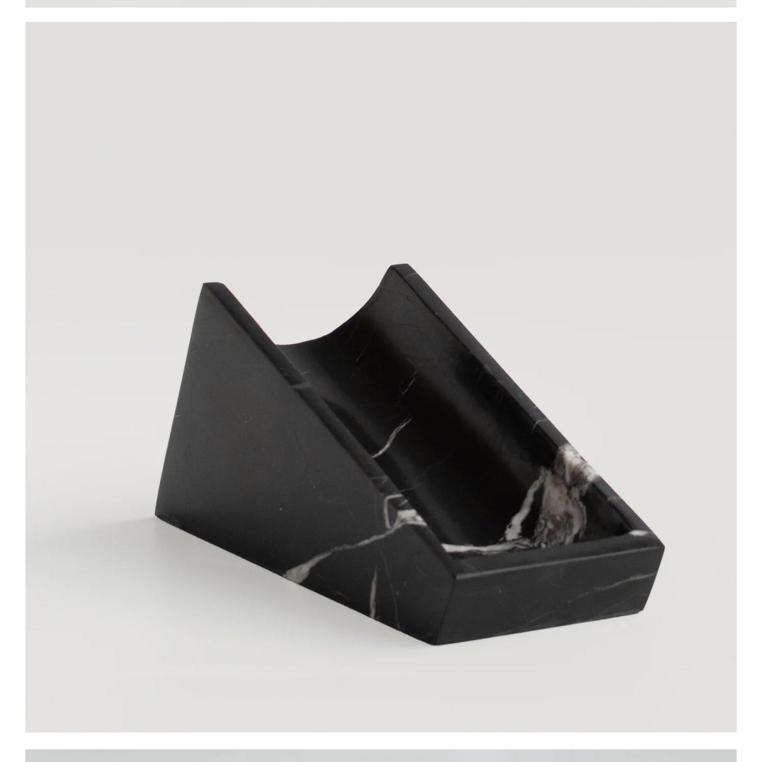vino-cantilever-marble-stand-anzaz--12